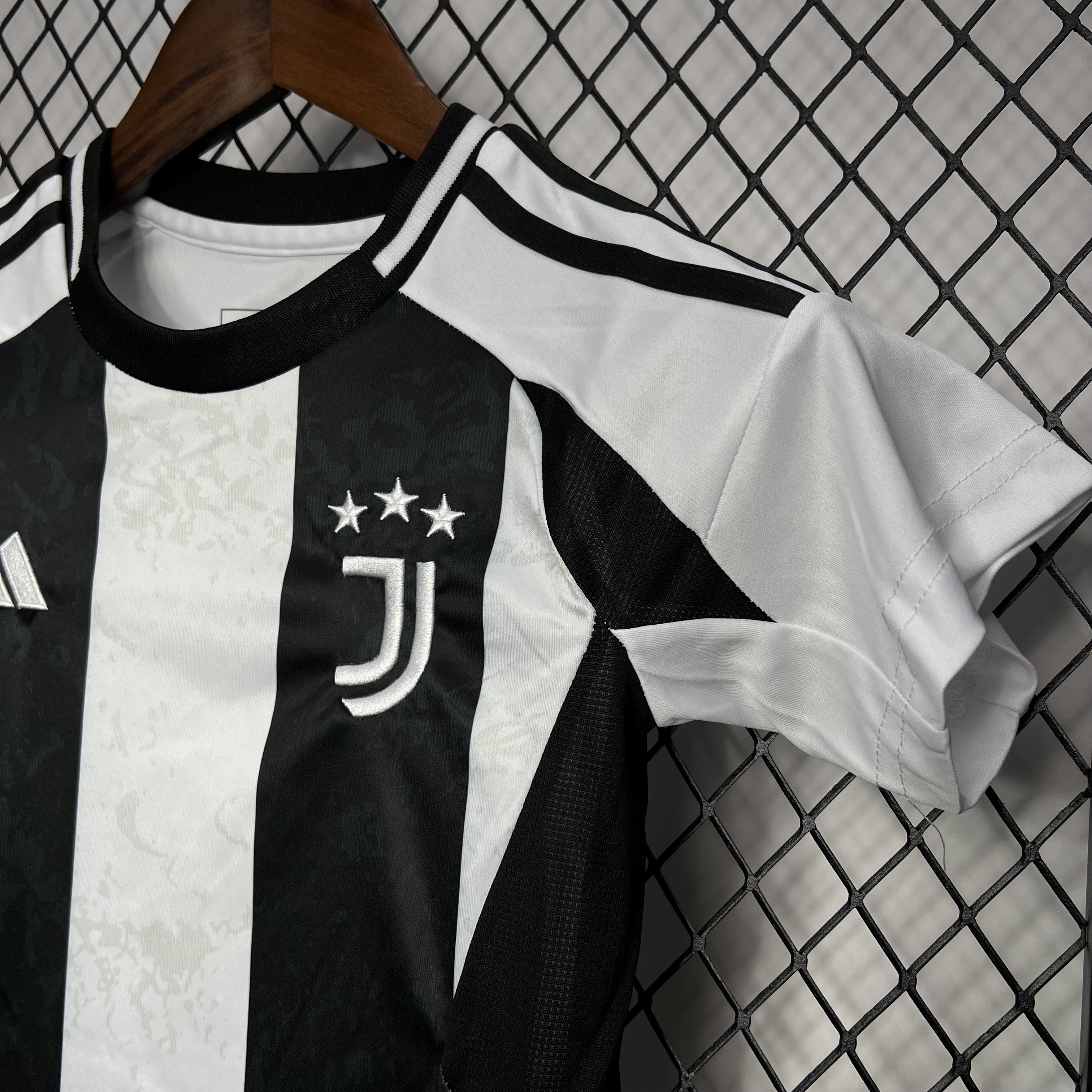 24-25 Juventus Home Soccer Kids Kit Jersey+Shorts - view 6