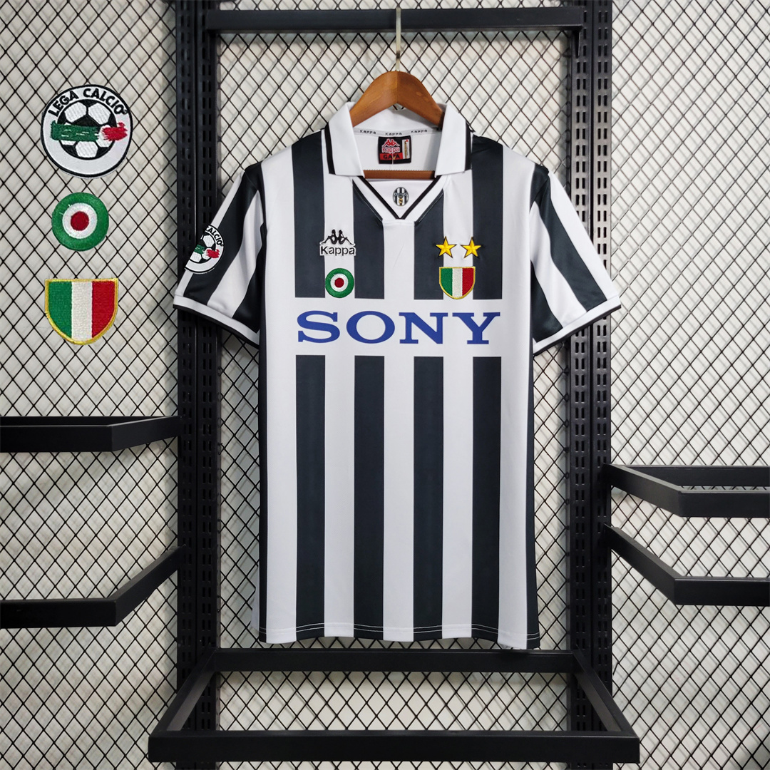 95-97 Juventus Home Retro Jersey - view 3
