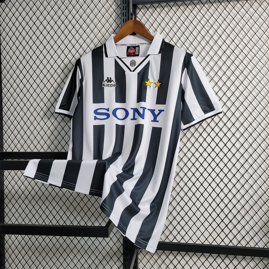 95-97 Juventus Home Retro Jersey - view 11