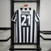 95-97 Juventus Home Retro Jersey - view 6
