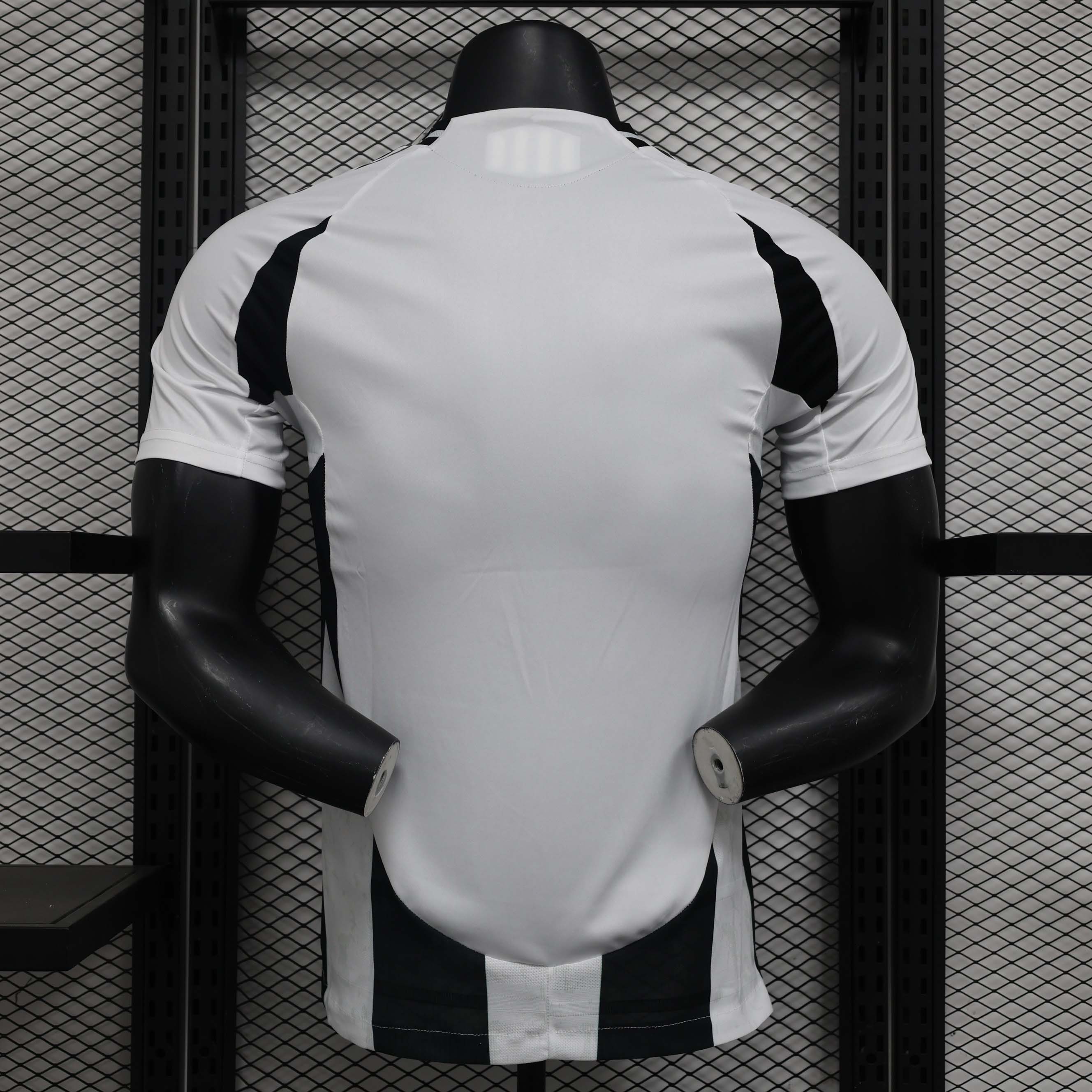 24-25 Juventus Home Soccer Jersey Player Version - view 8