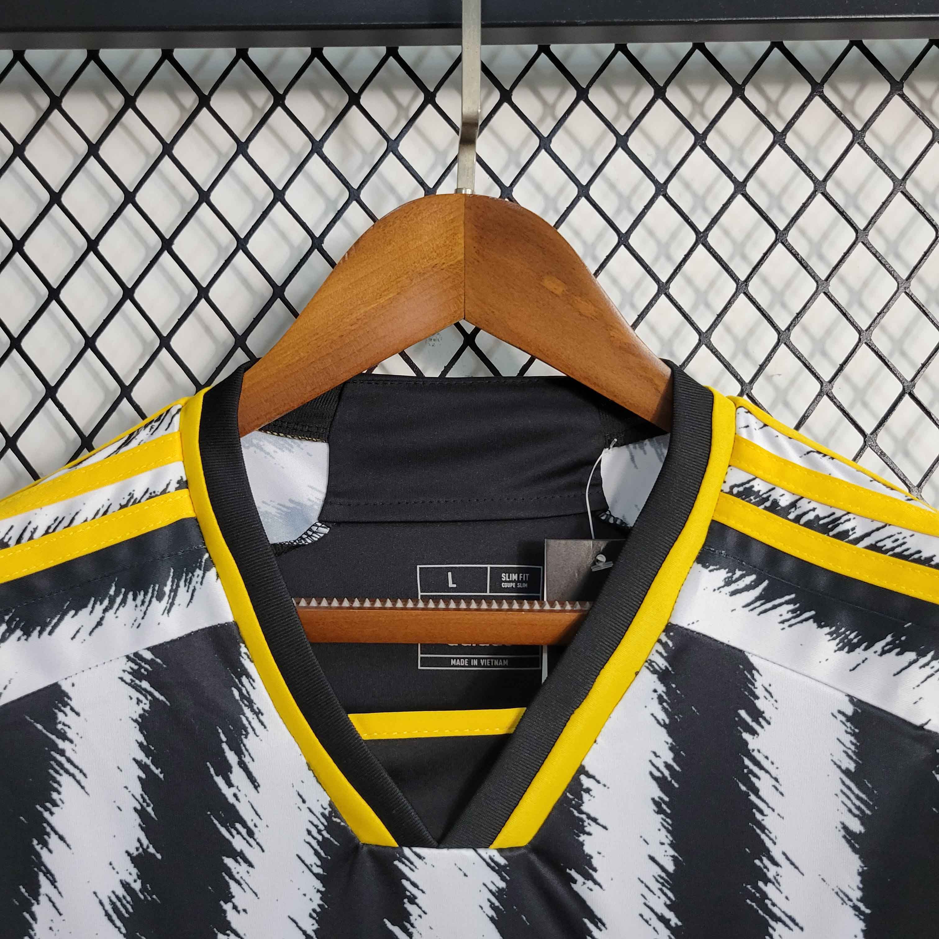 23-24 Juventus Home Fan Version - view 8