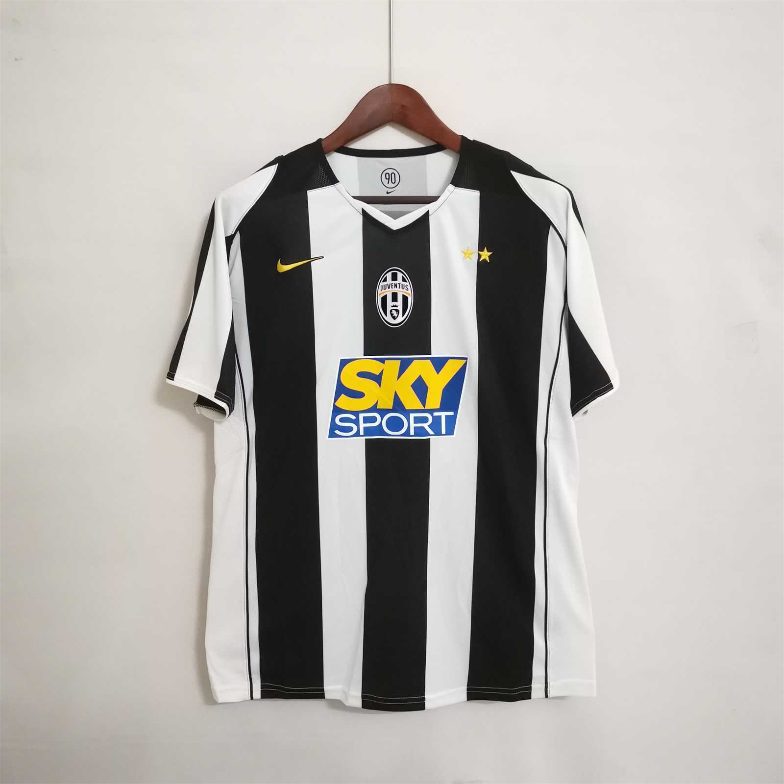 04-05 Juventus Retro Jersey Away