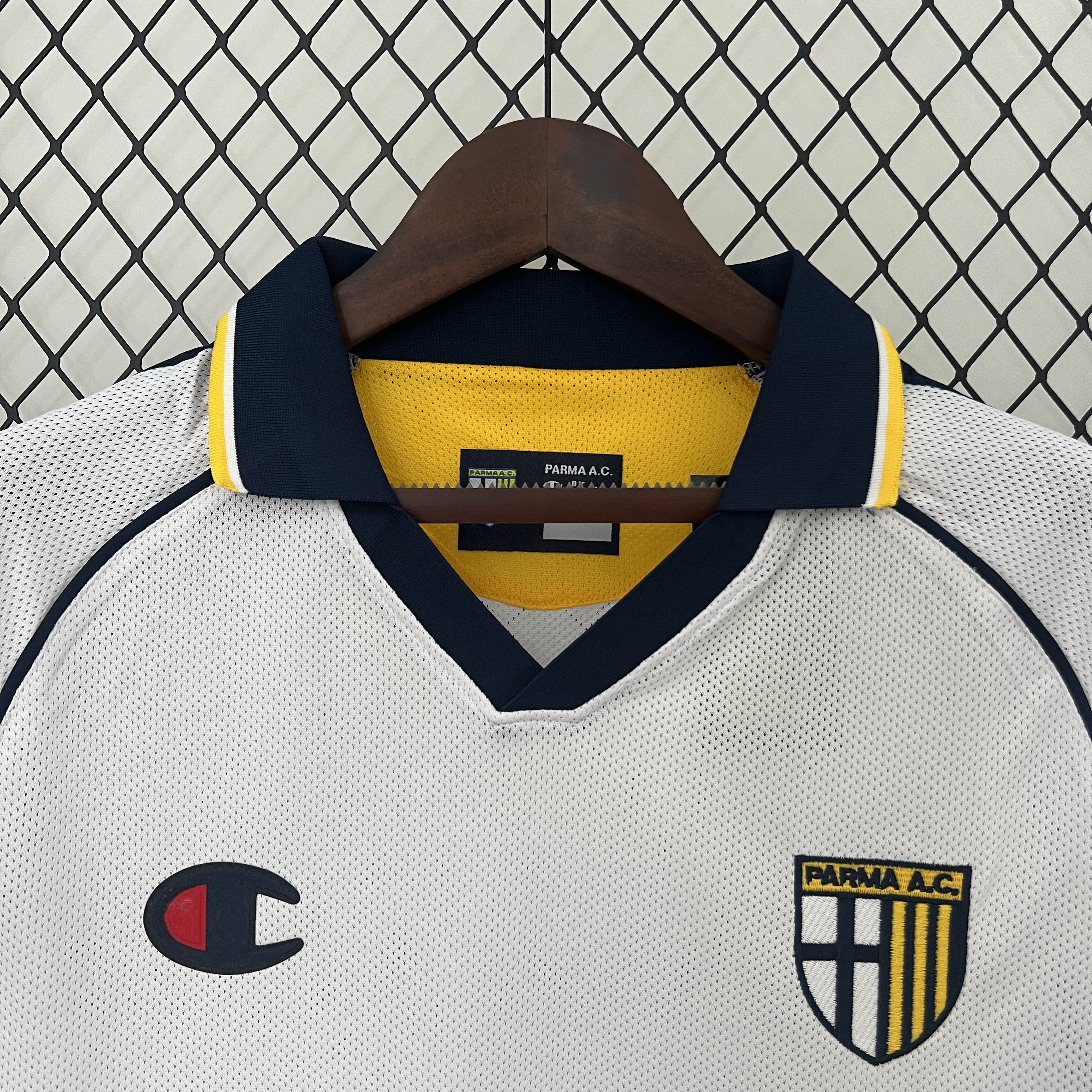 03-04 Parma Calcio Away Soccer Retro Jersey - view 4