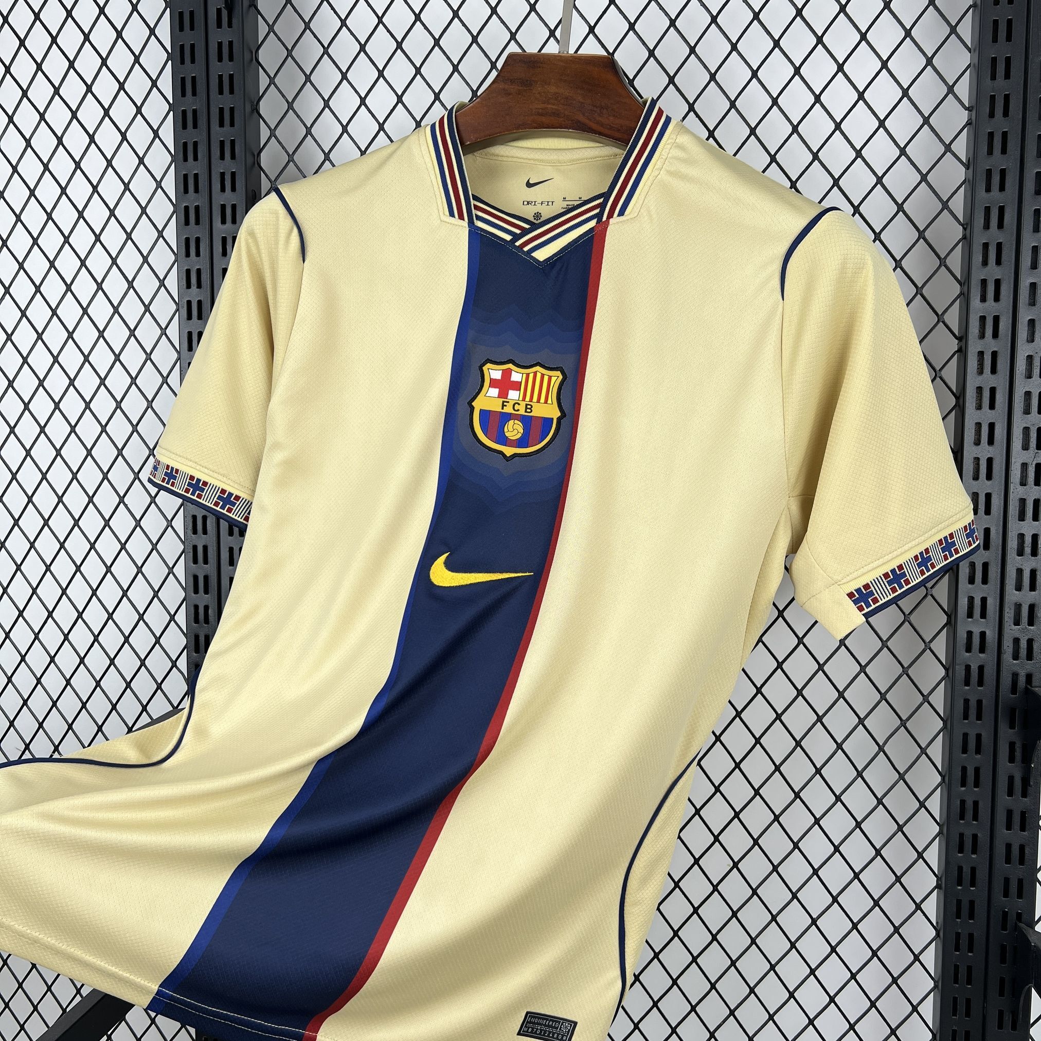 25-26 Barcelona Special Soccer Shirt - view 6