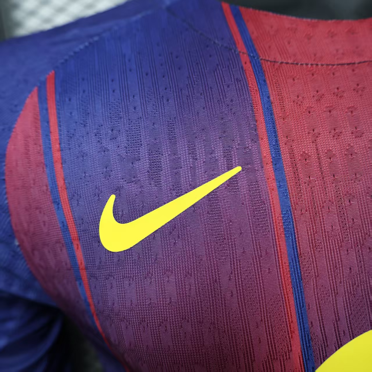 25-26 Barcelona Red Blue Home Soccer Jersey Long Sleeve - view 7