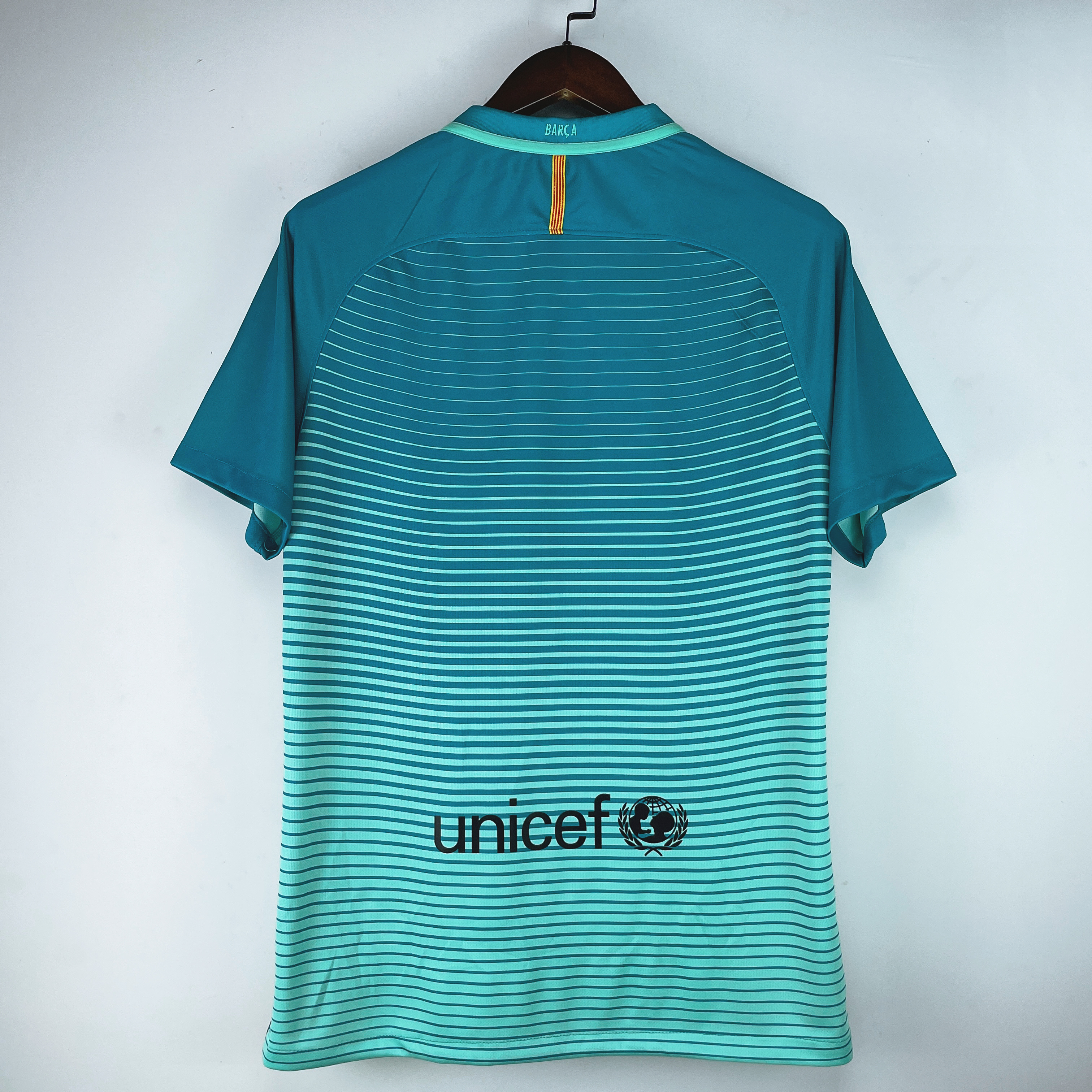 16-17 Barcelona Third Away Retro Jersey - view 3