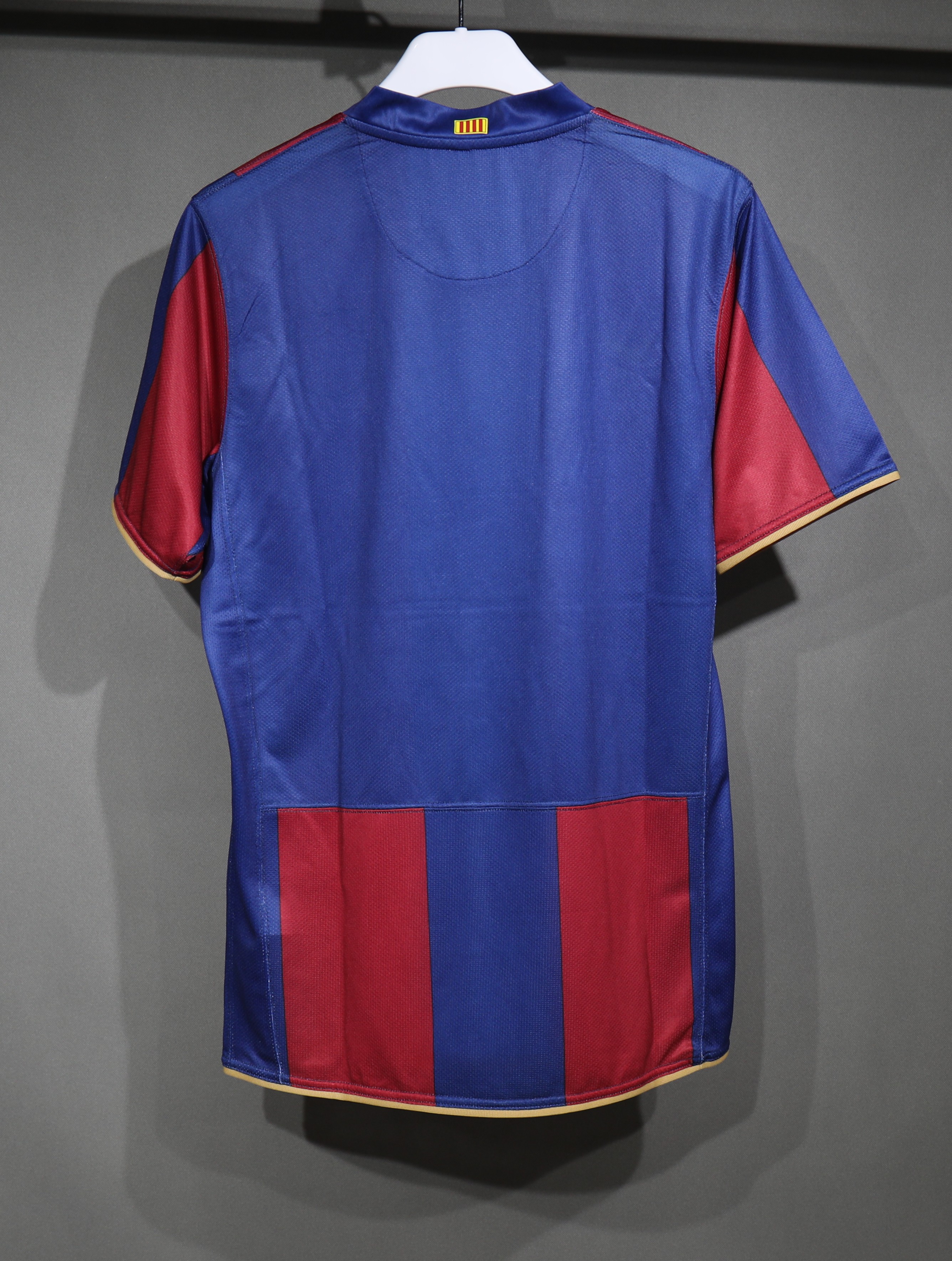 07-08 Barcelona Home Retro Jersey Player Edition - view 3