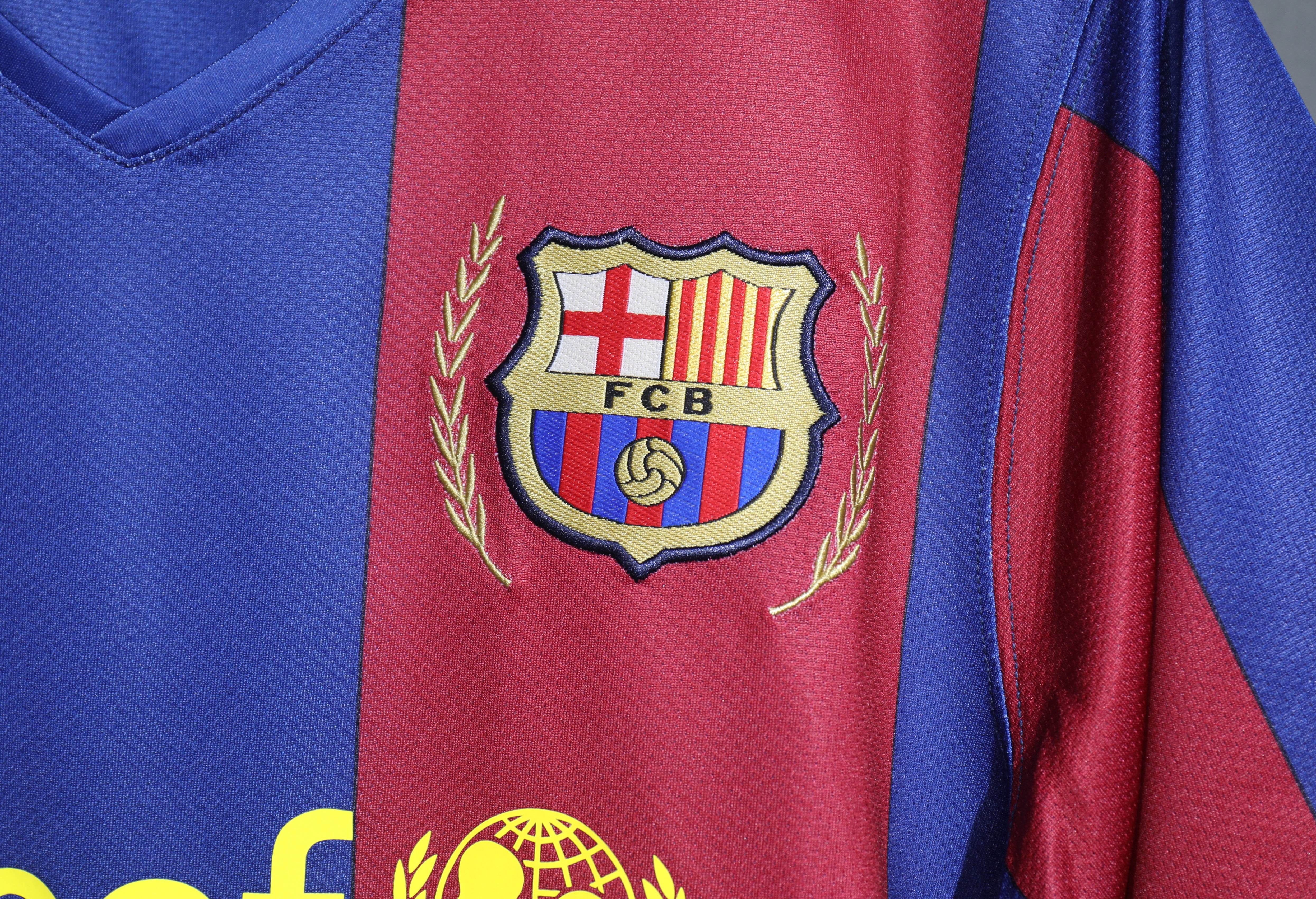 07-08 Barcelona Home Retro Jersey Player Edition - view 8