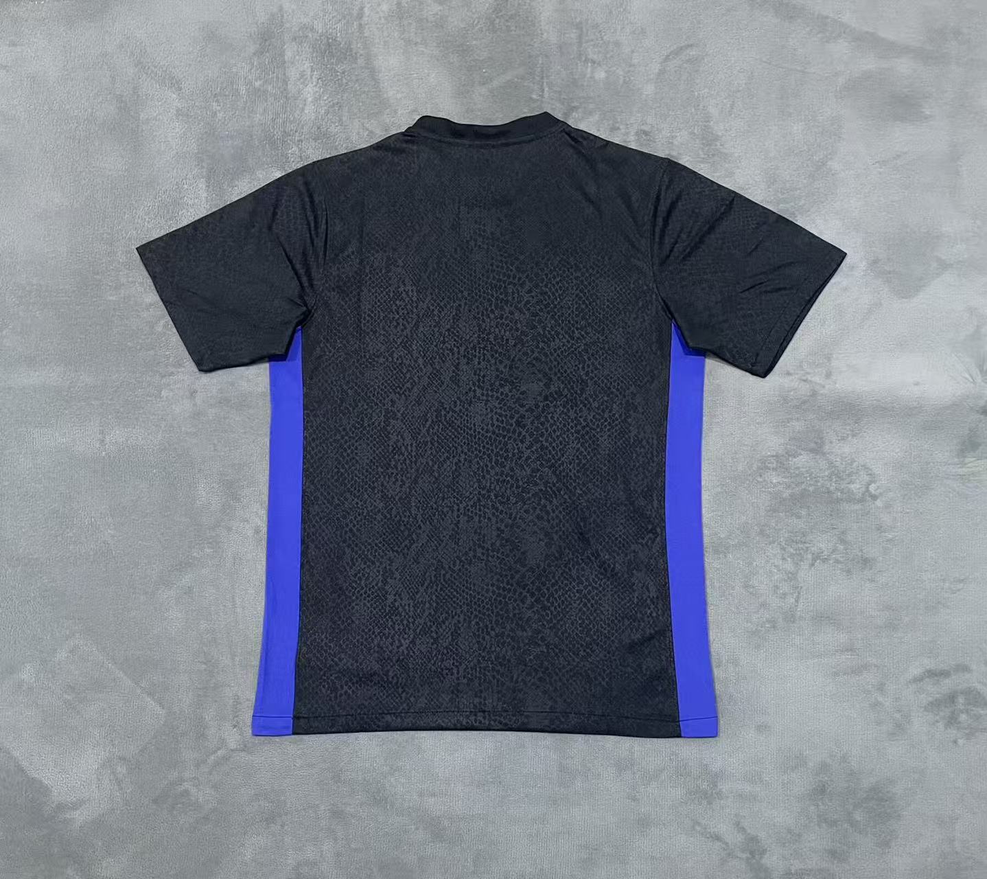 25-26 Barcelona Special Soccer Jersey - view 4