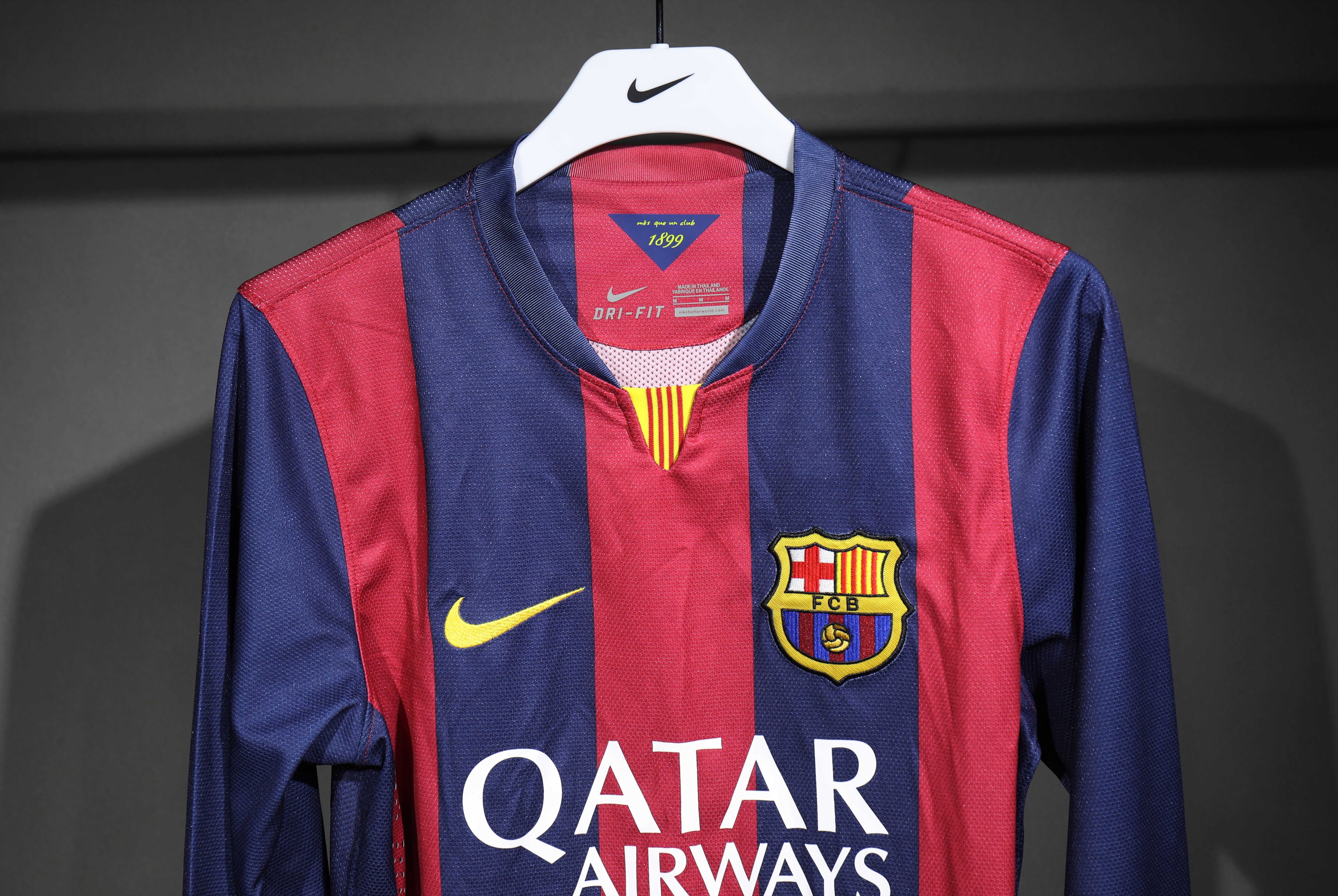 14-15 Barcelona Home Retro Jersey Player Version Long Sleeve - view 4