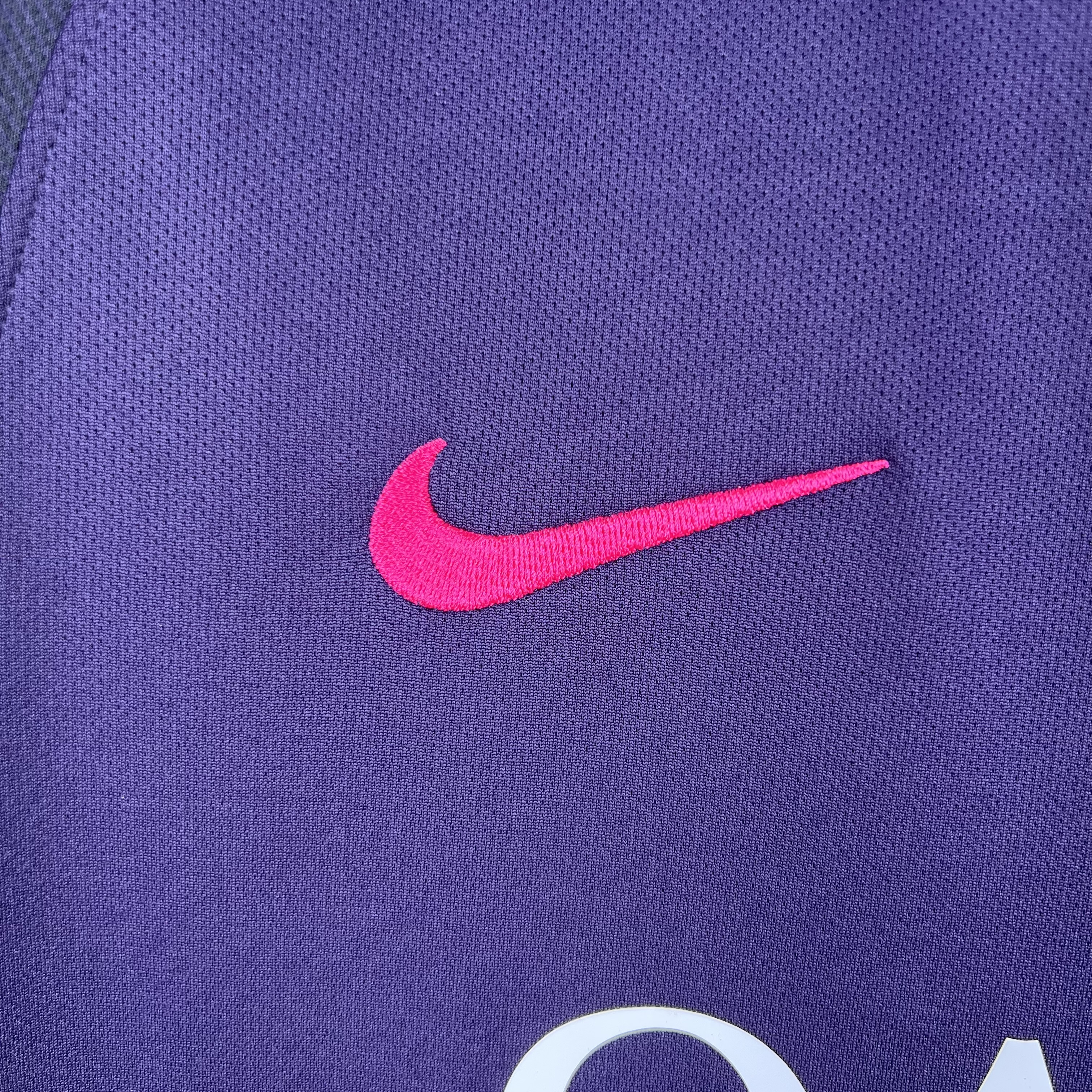 16-17 Barcelona Away Retro Jersey - view 10