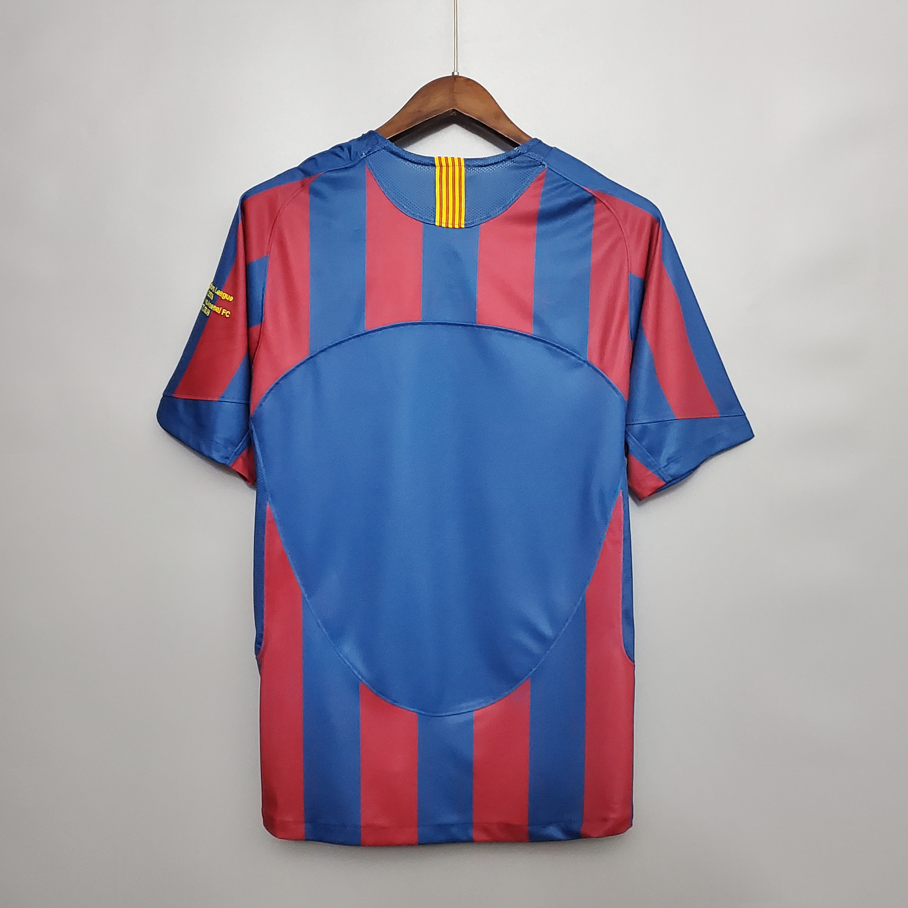 05-06 Barcelona Home Retro Jersey - view 3