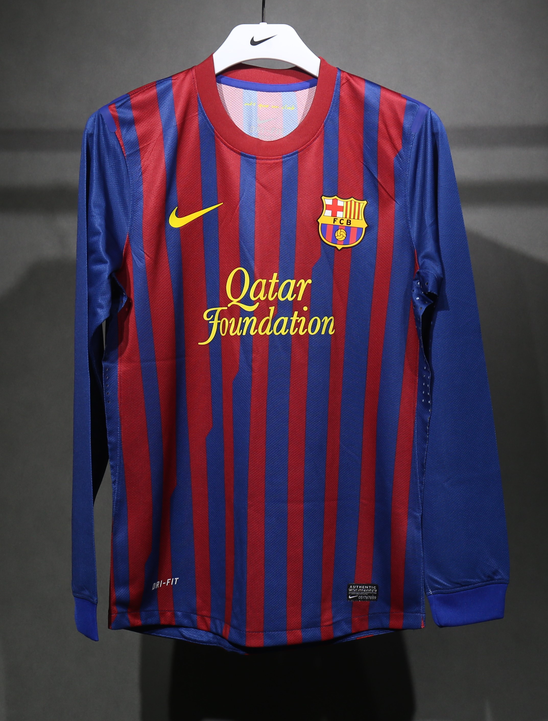 11-12 Barcelona Home Retro Jersey Player Edition Long Sleeve - view 13