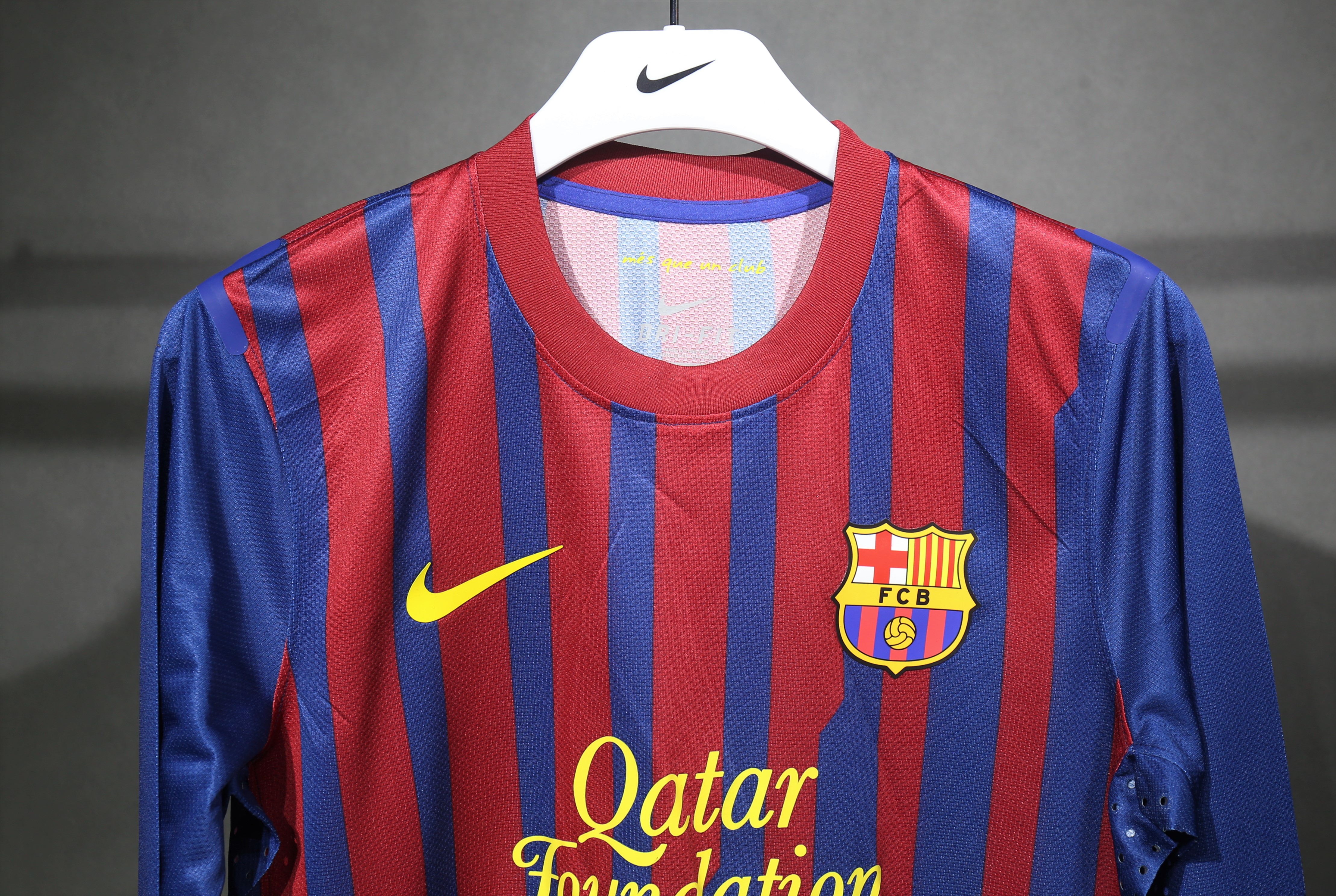 11-12 Barcelona Home Retro Jersey Player Edition Long Sleeve - view 10