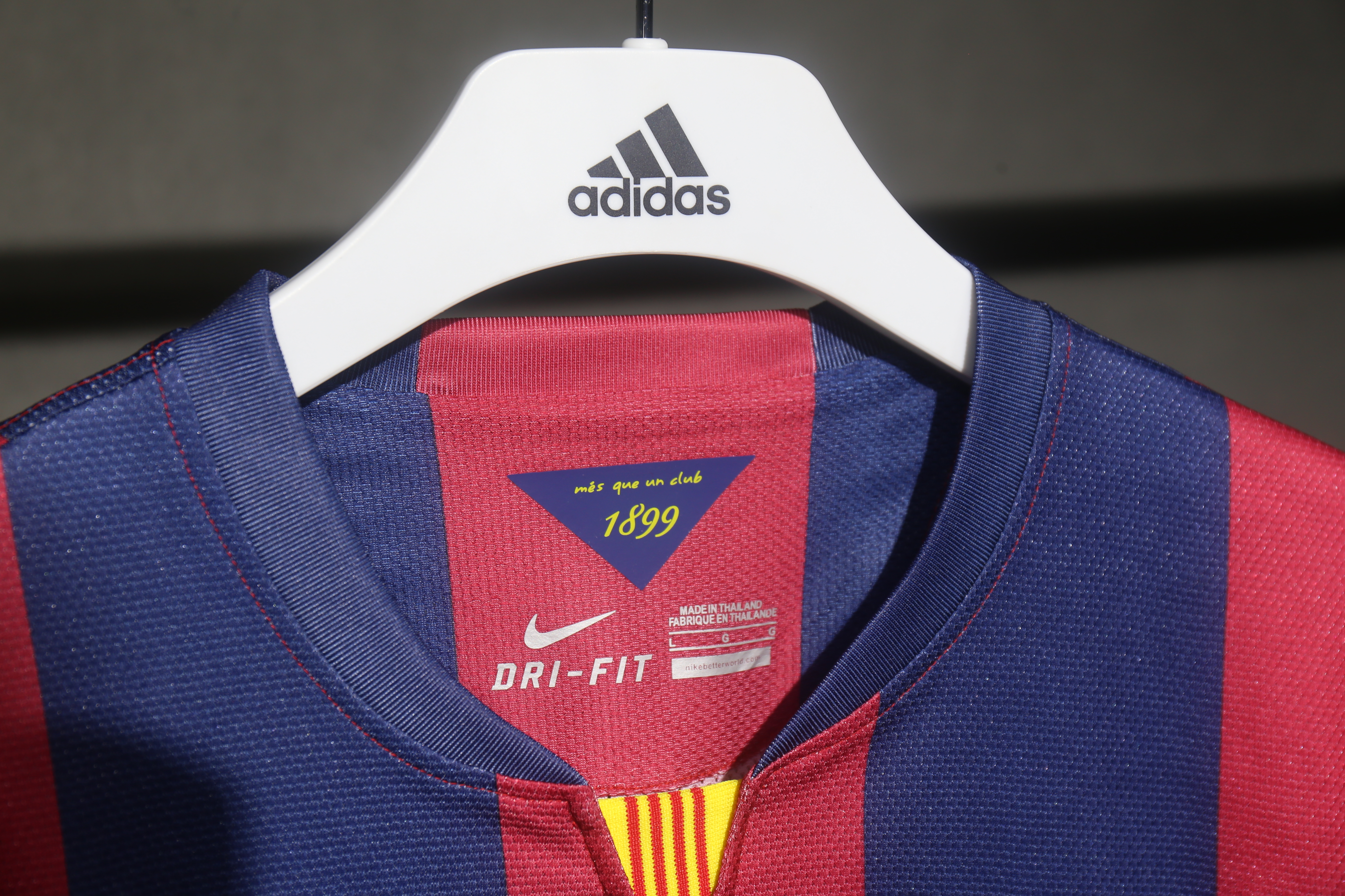 14-15 Barcelona Home Retro Jersey Player Version - view 6