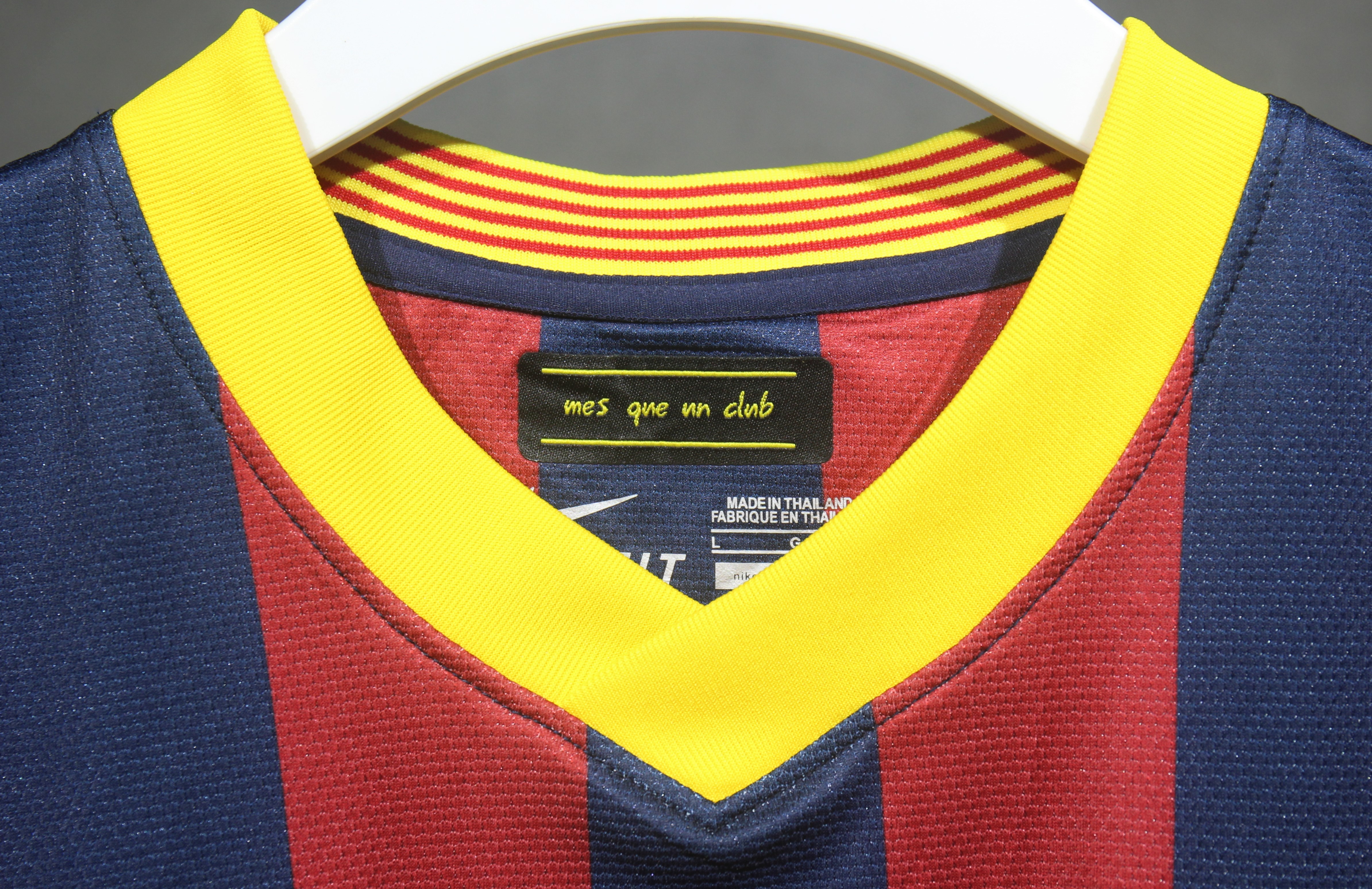 13-14 Barcelona Home Retro Jersey Player Version - view 5