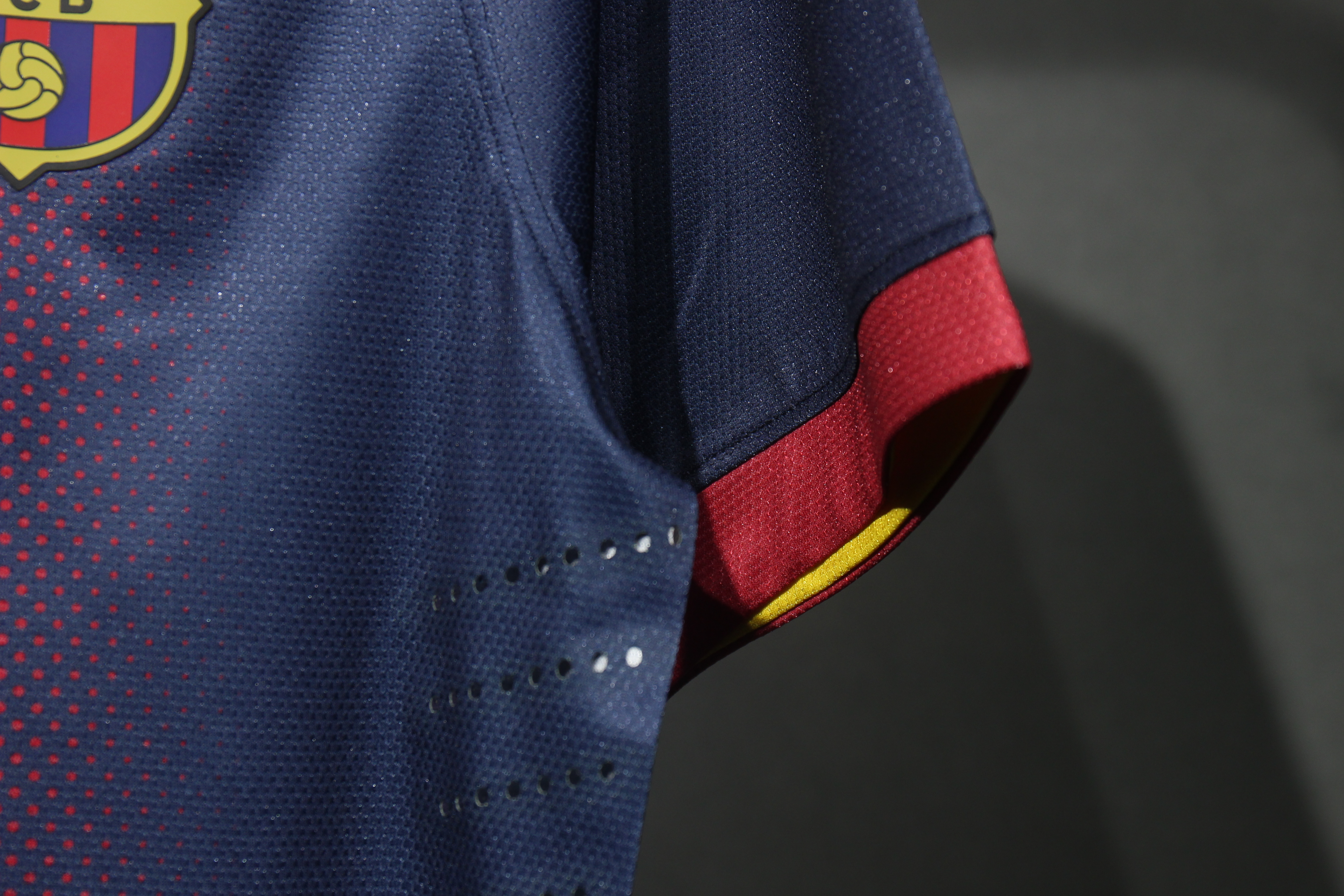 12-13 Barcelona Home Retro Jersey Player Version - view 5
