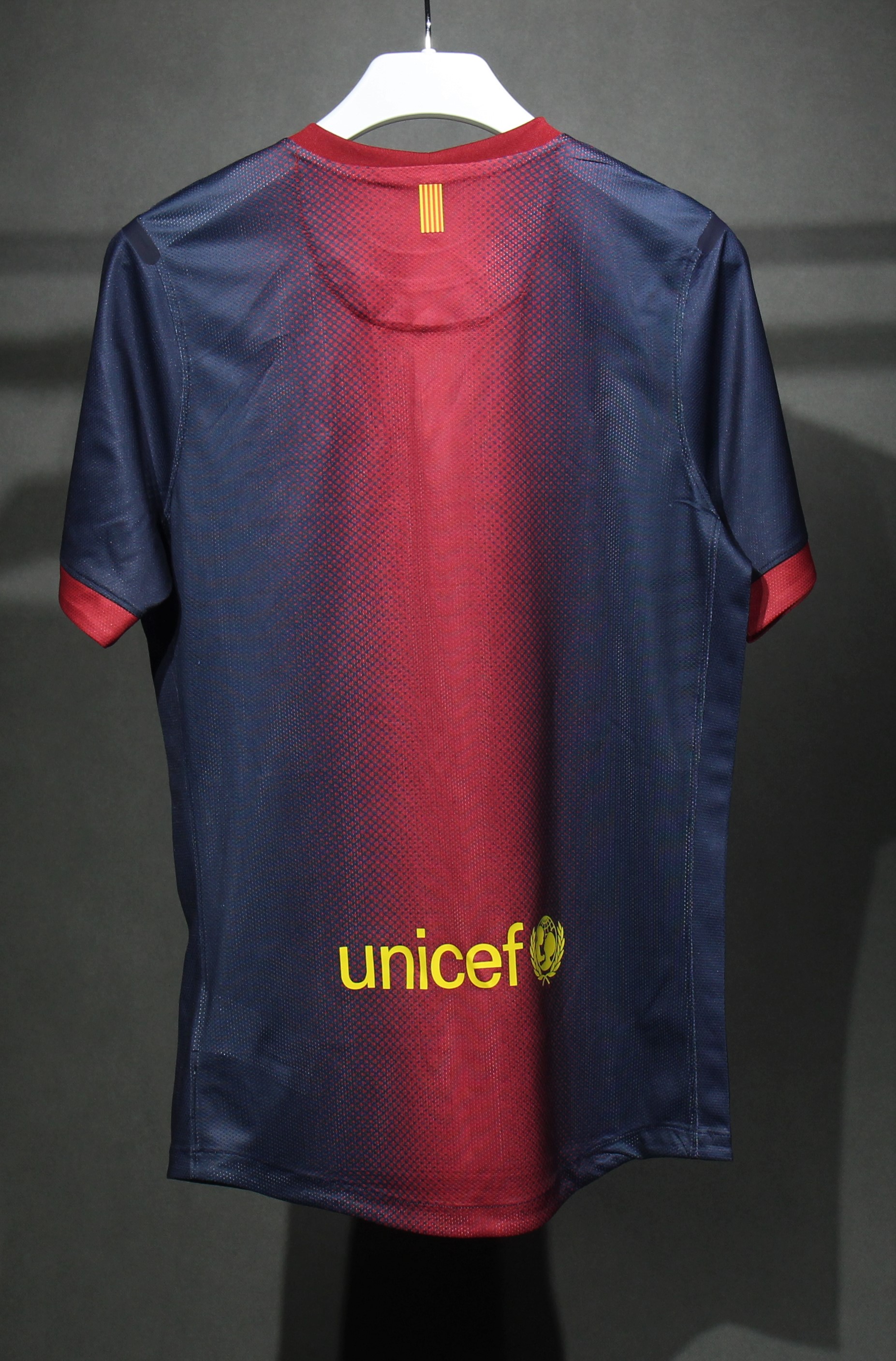 12-13 Barcelona Home Retro Jersey Player Version - view 6