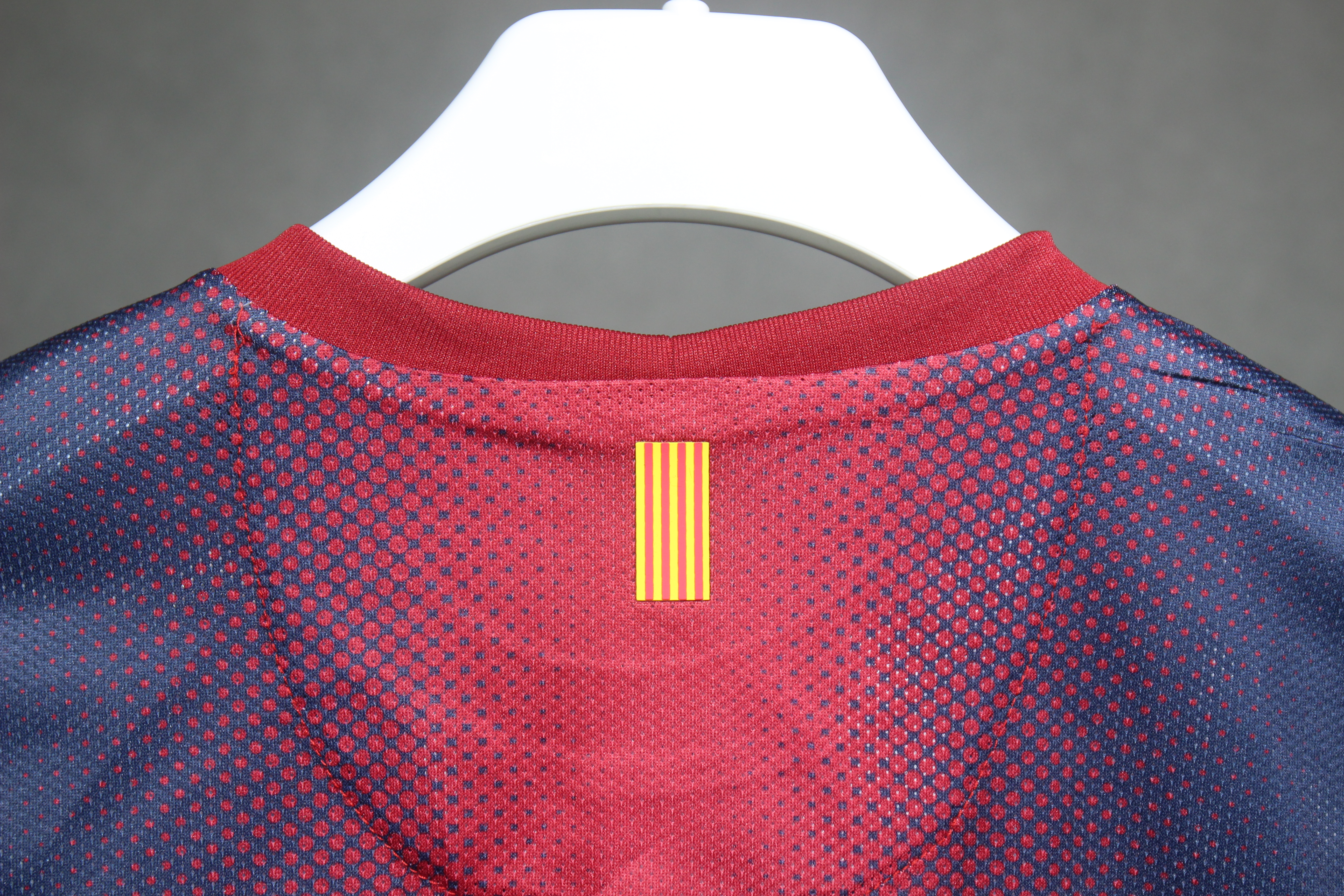 12-13 Barcelona Home Retro Jersey Player Version - view 7