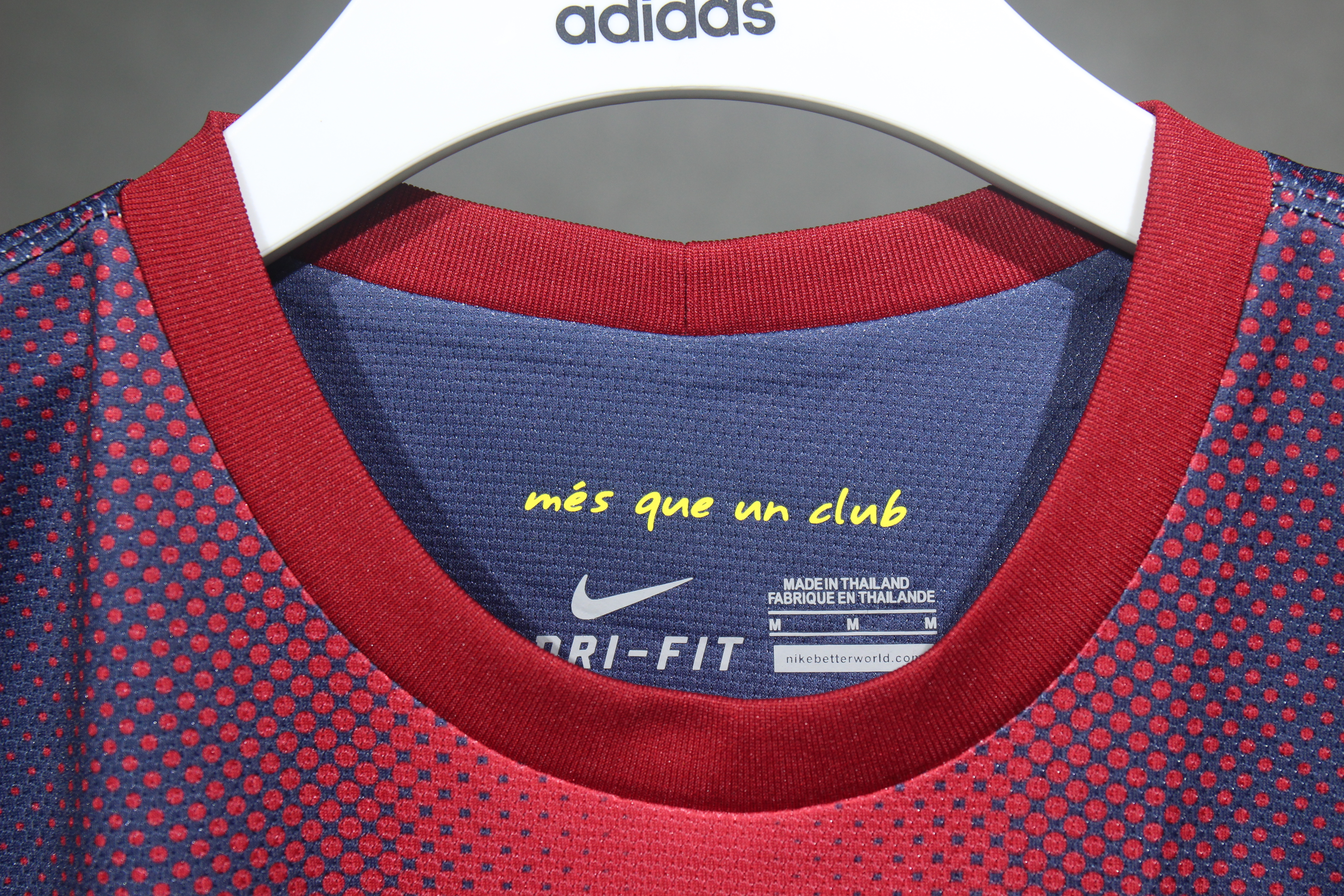 12-13 Barcelona Home Retro Jersey Player Version - view 8