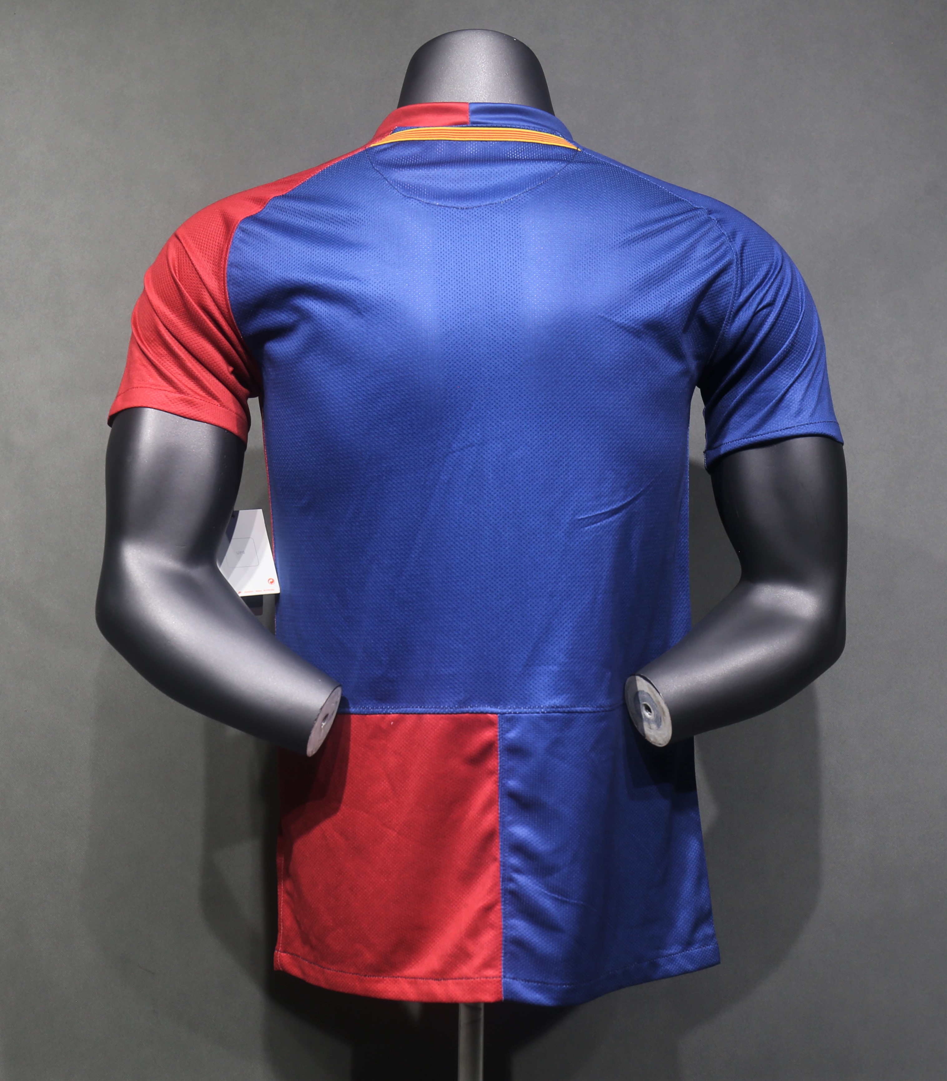08-09 Barcelona Home Retro Jersey Player Edition - view 3