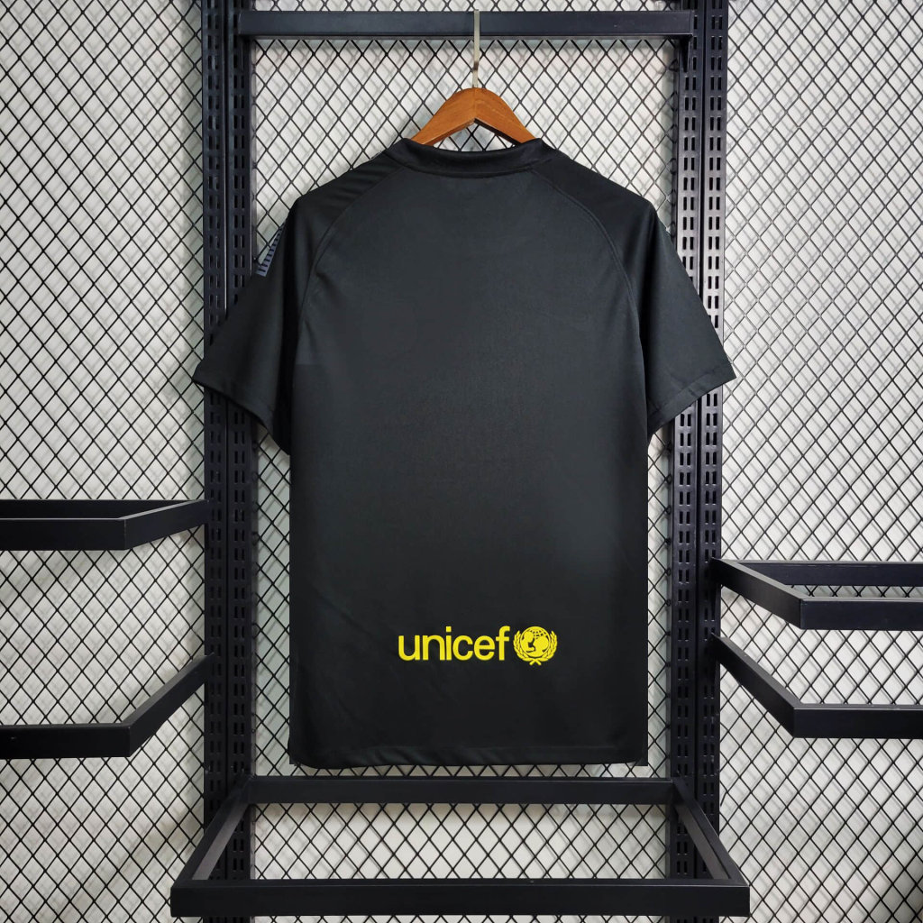 11-12 Barcelona Away Retro Jersey - view 3