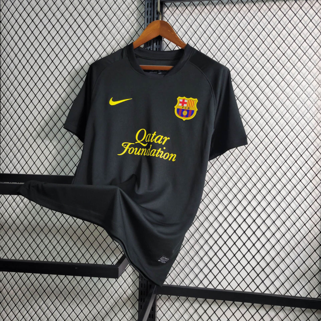11-12 Barcelona Away Retro Jersey - view 5