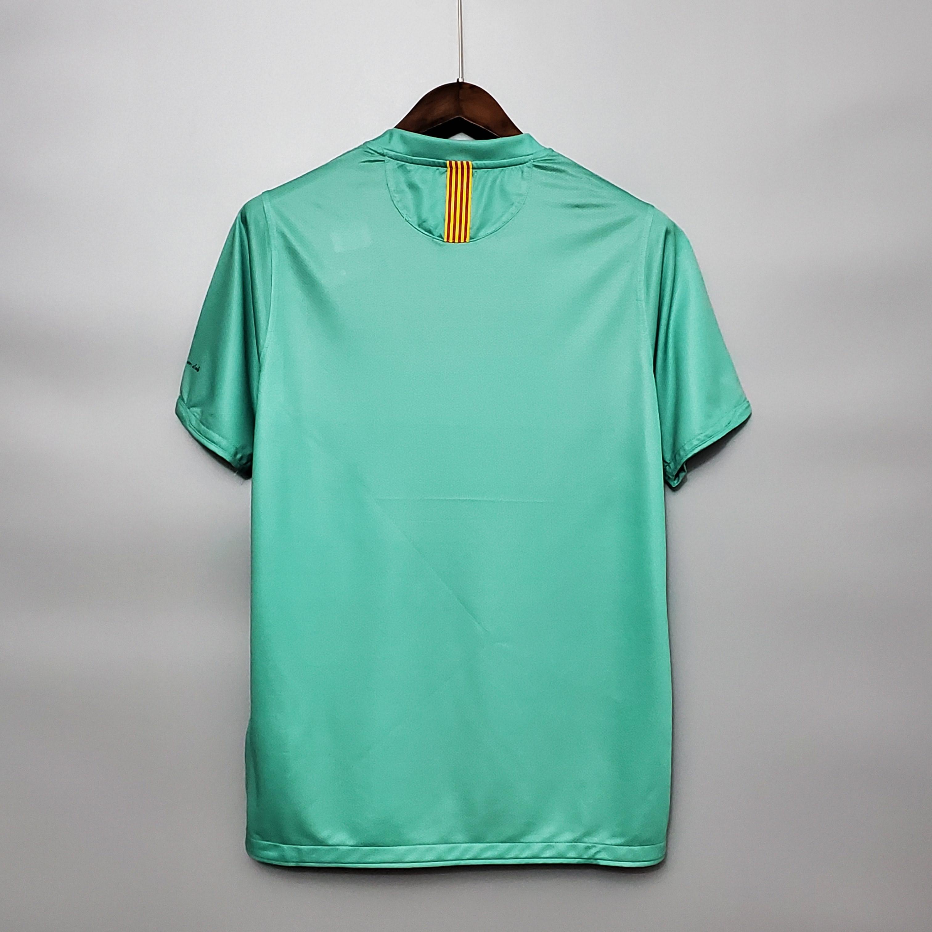 10-11 Barcelona Away Retro Jersey - view 3