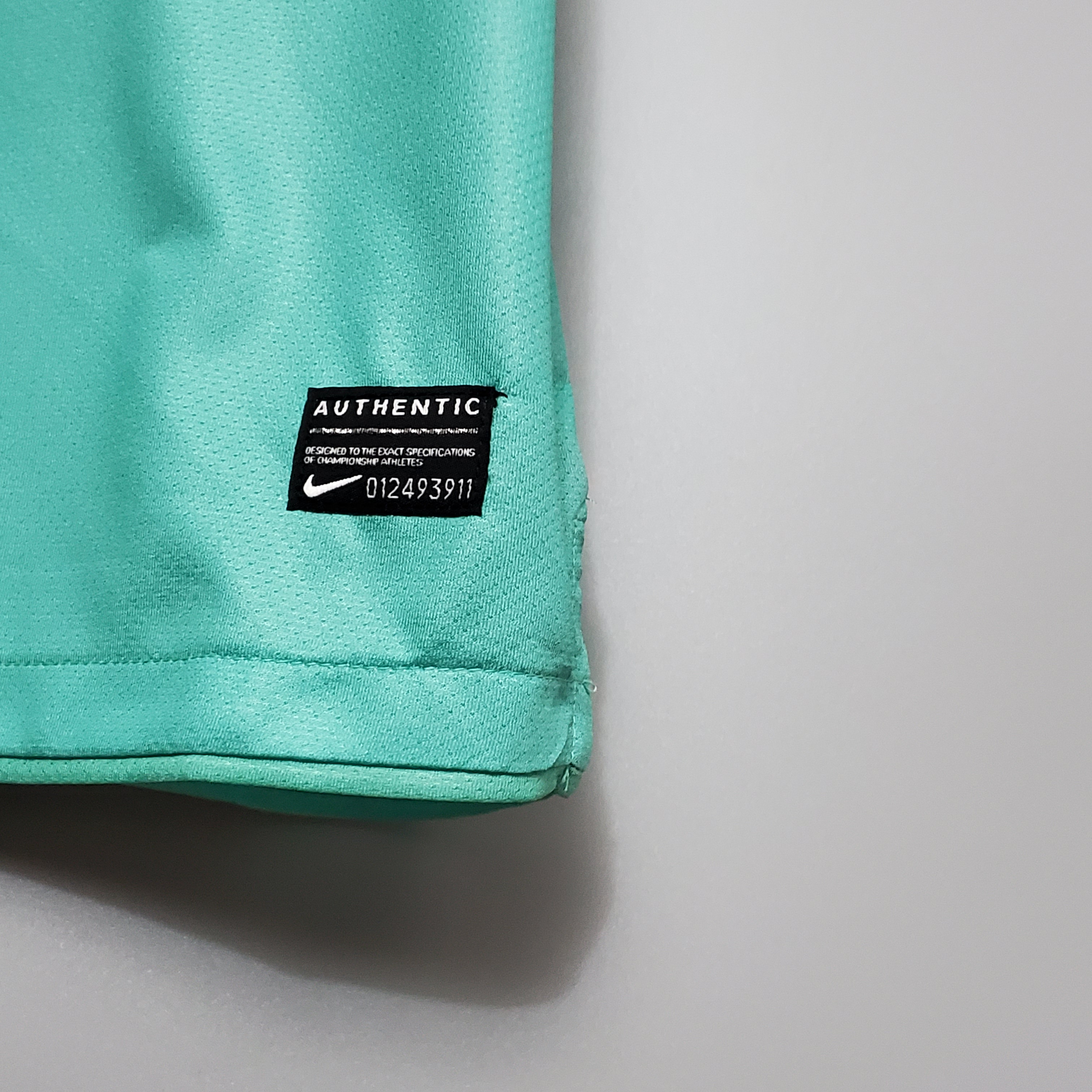 10-11 Barcelona Away Retro Jersey - view 5