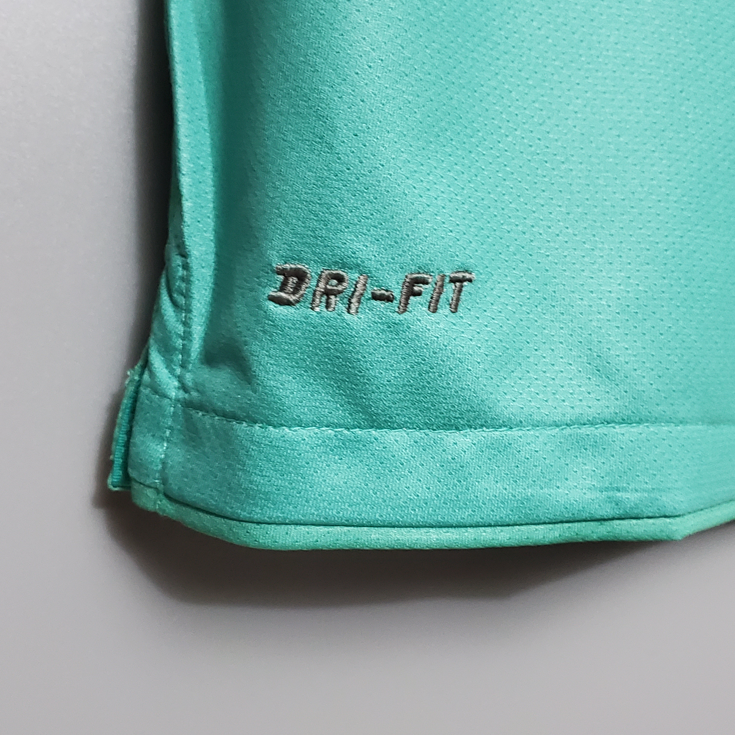 10-11 Barcelona Away Retro Jersey - view 9