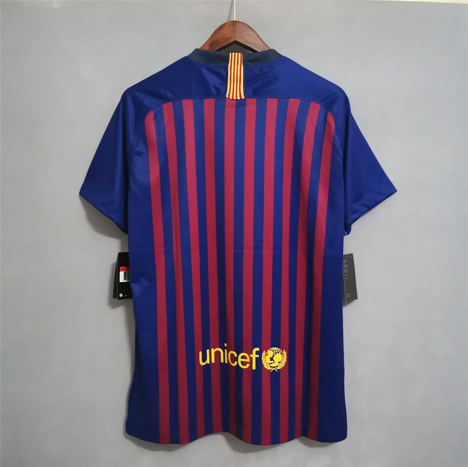 18-19 Barcelona Home Retro Jersey - view 3