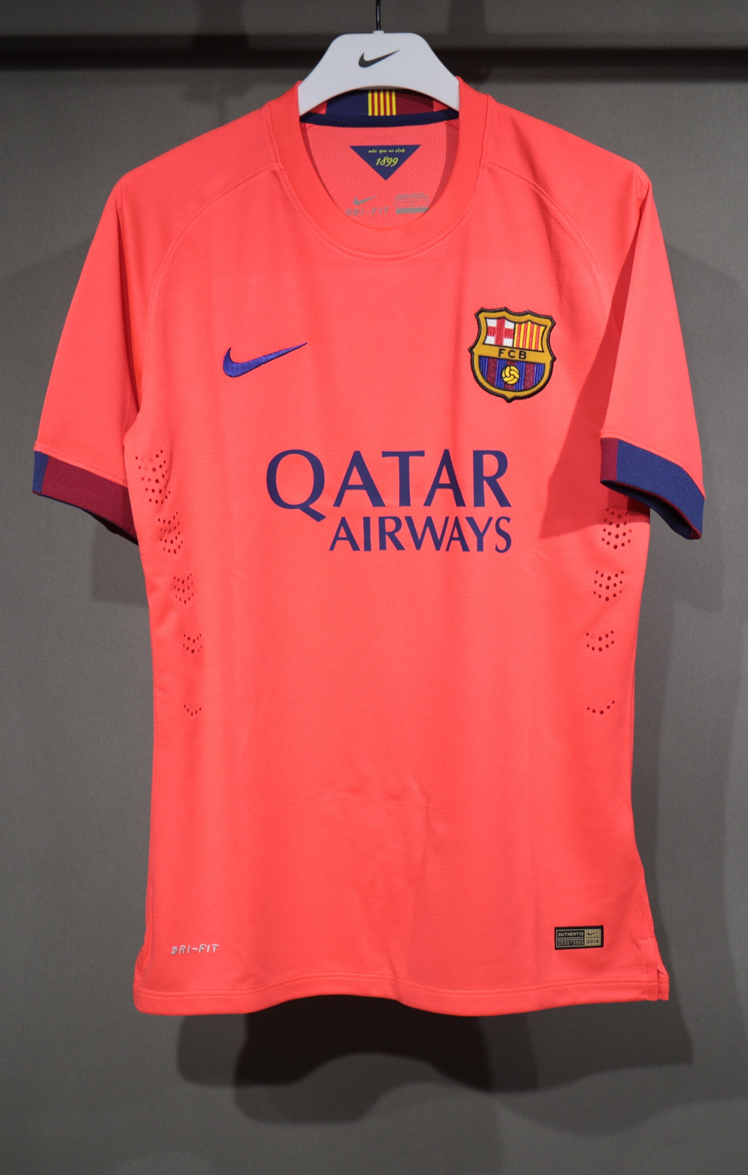 14-15 Barcelona Away Retro Jersey Player Version Pink