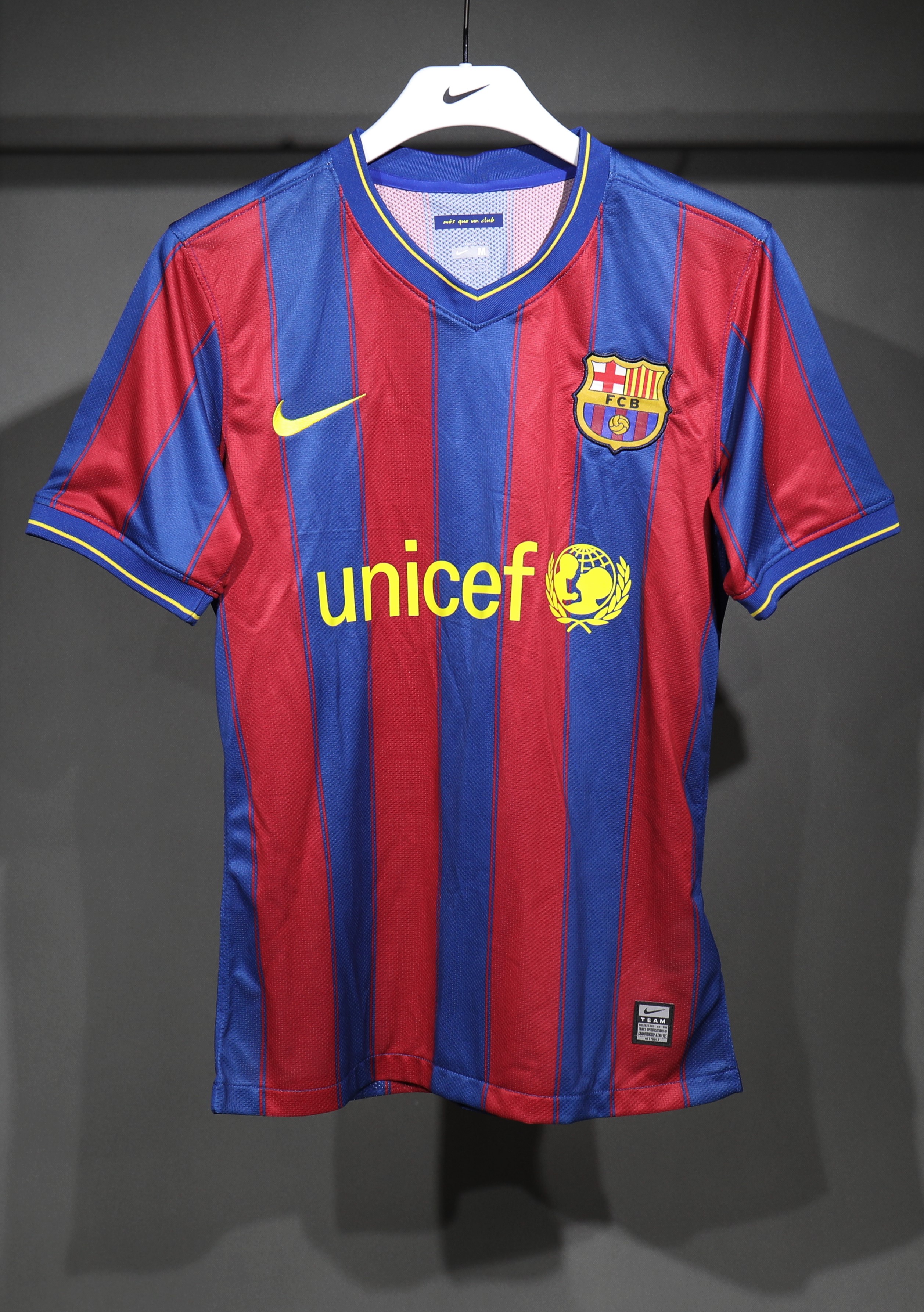 09-10 Barcelona Home Retro Jersey Player Edition