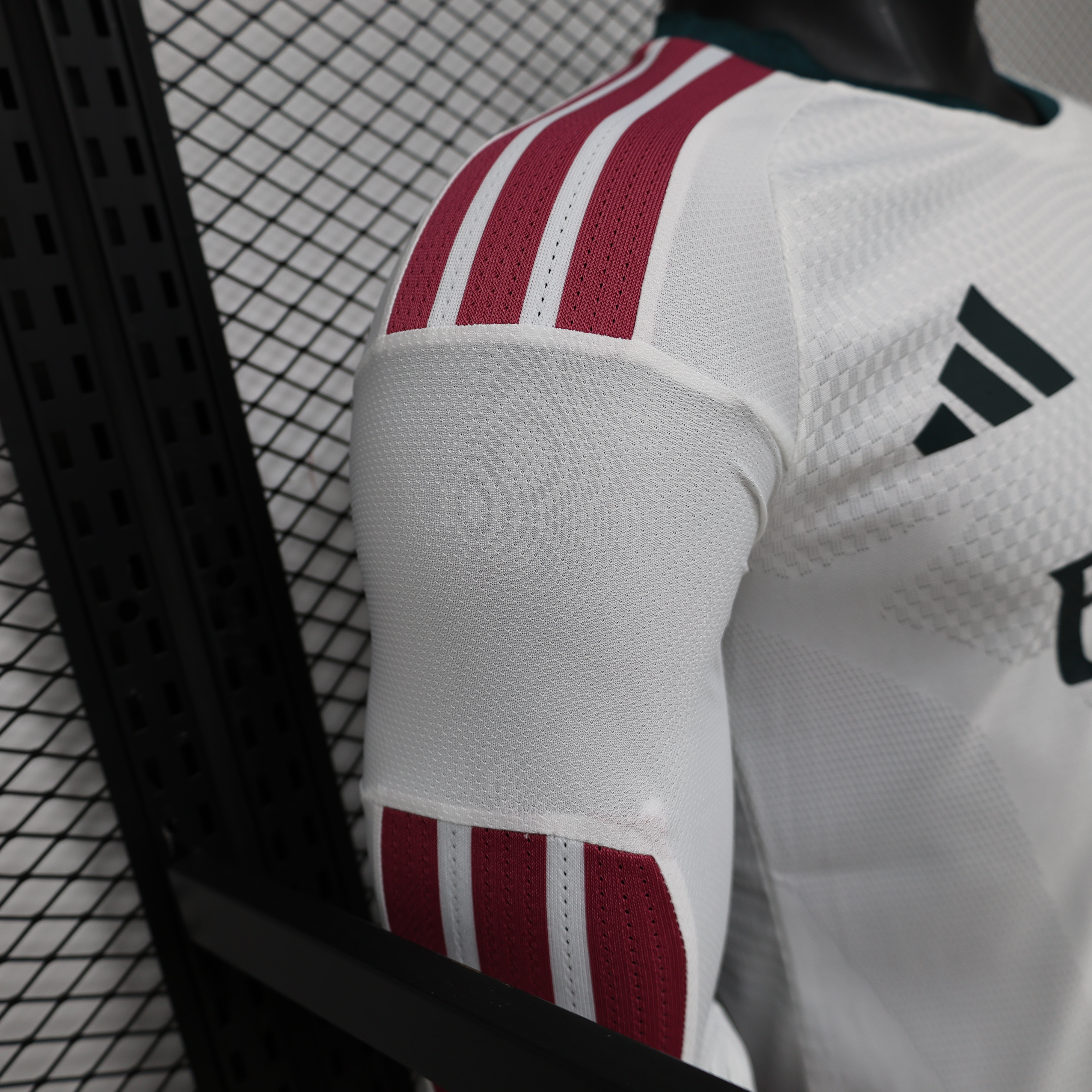 26-27 Real Madrid Special Soccer Jersey Player Version Long Sleeve - view 4