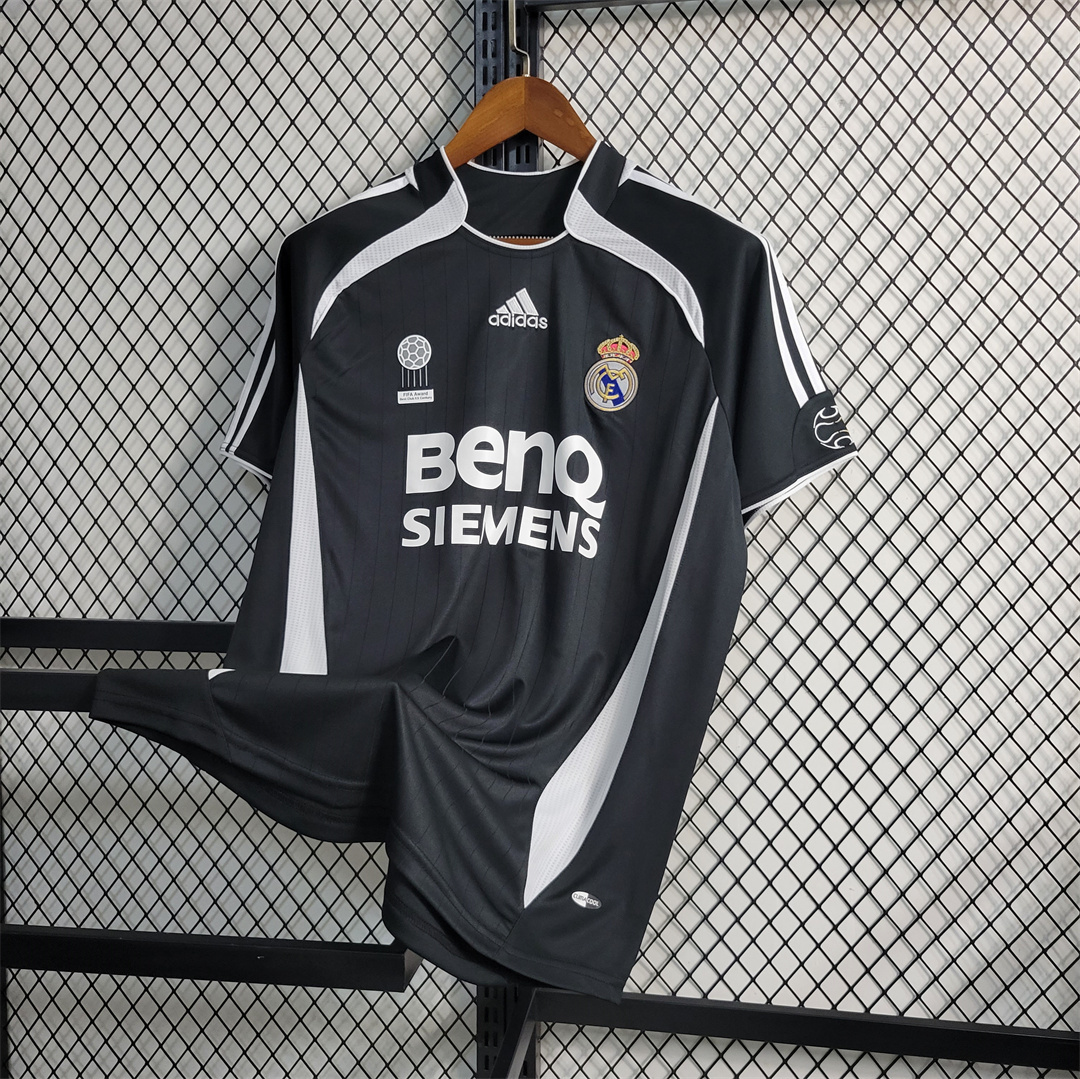 2006-07 Real Madrid Away Retro Soccer Jersey - view 12