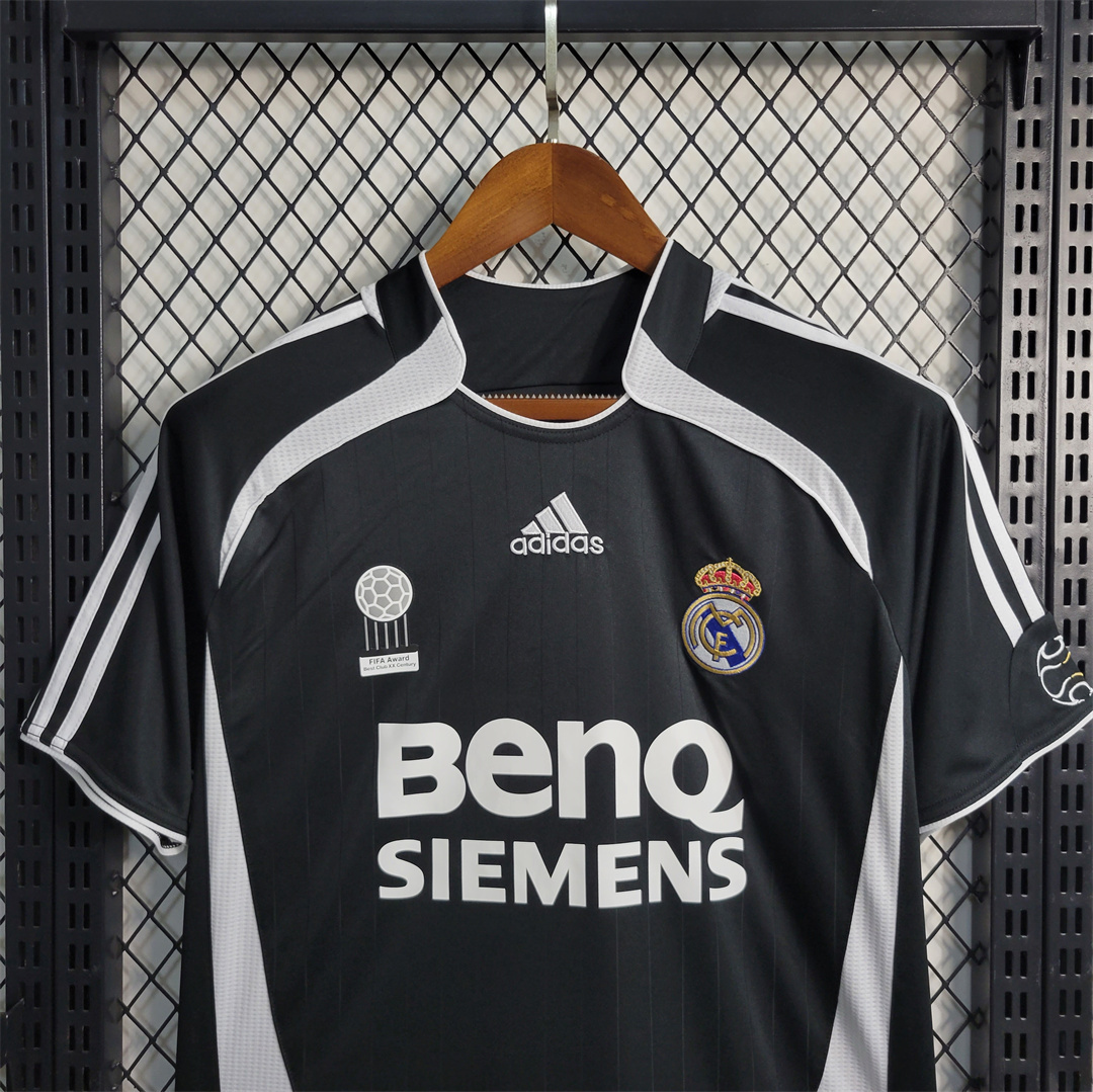 2006-07 Real Madrid Away Retro Soccer Jersey - view 6