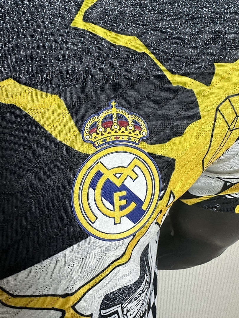 25-26 Real Madrid Marvel Soccer Jersey Special Edition - view 4