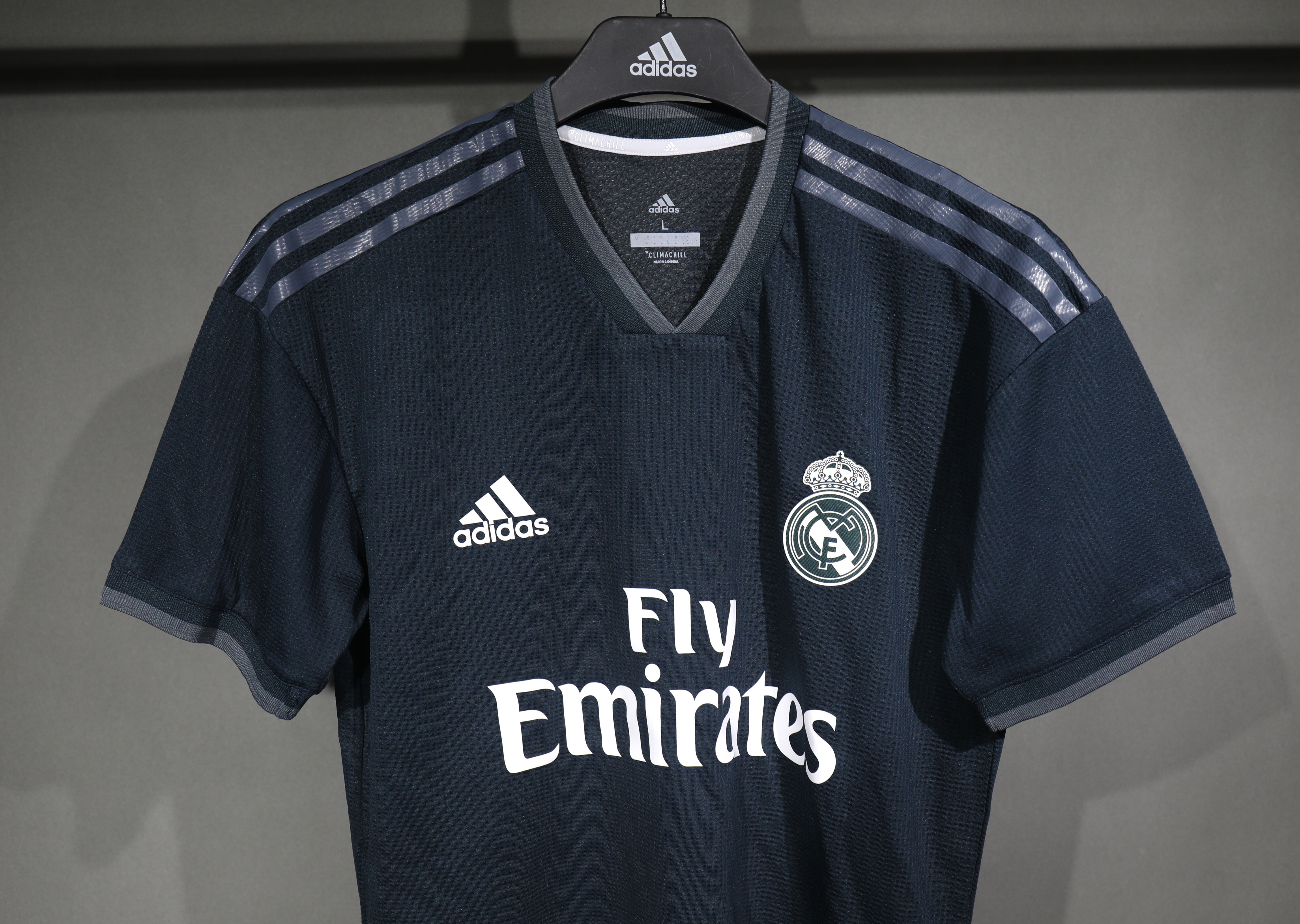 2018-19 Real Madrid Away Retro Jersey Player Edition - view 9