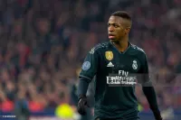 2018-19 Real Madrid Away Retro Jersey Player Edition - view 6