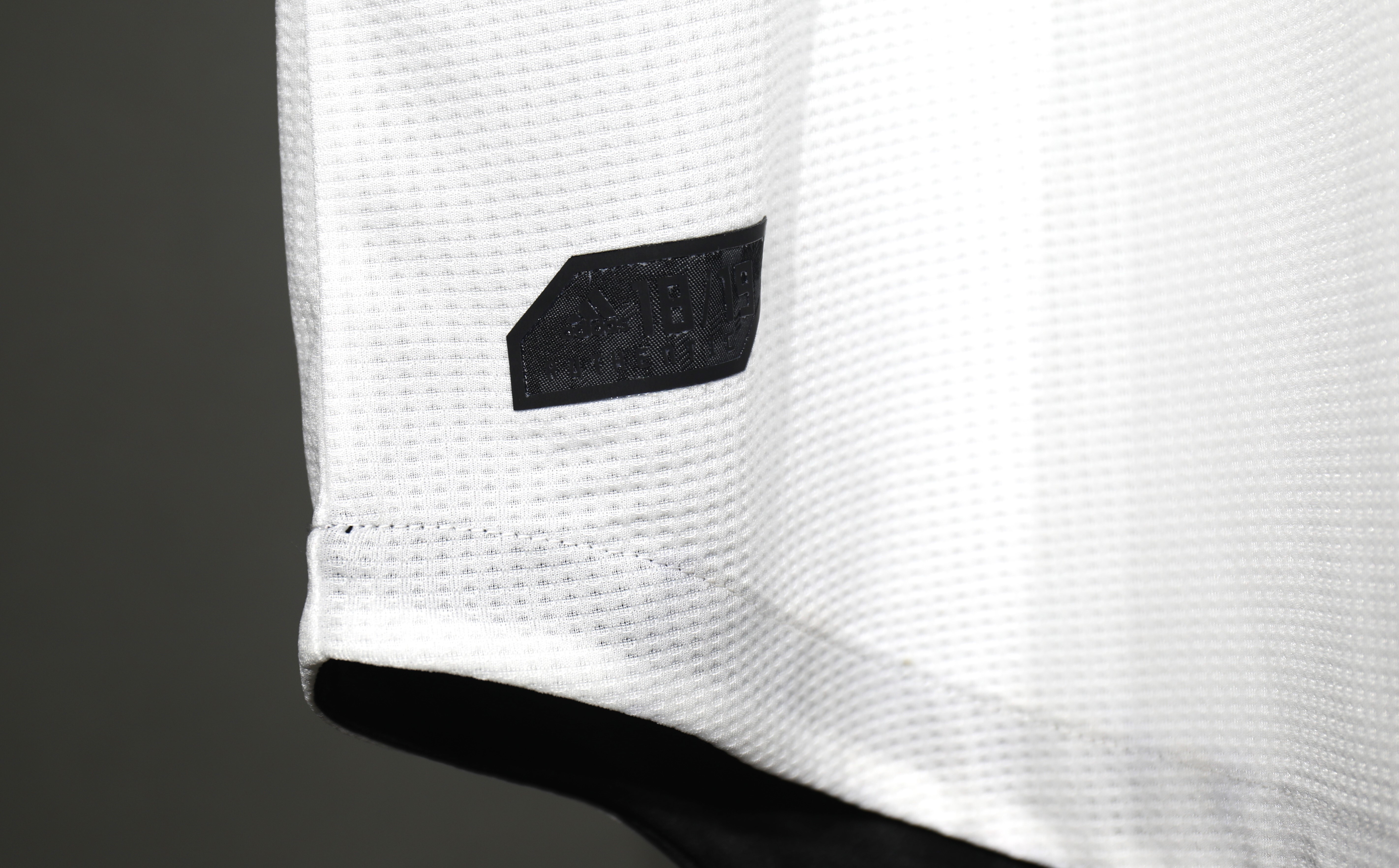 2018-19 Real Madrid Home Retro Jersey Player Edition - view 8
