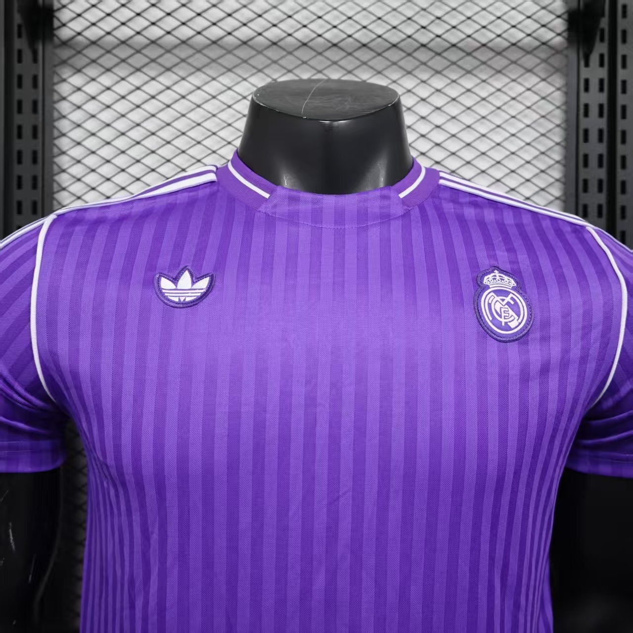 25-26 Real Madrid Casual Soccer Jersey Player Version - view 3
