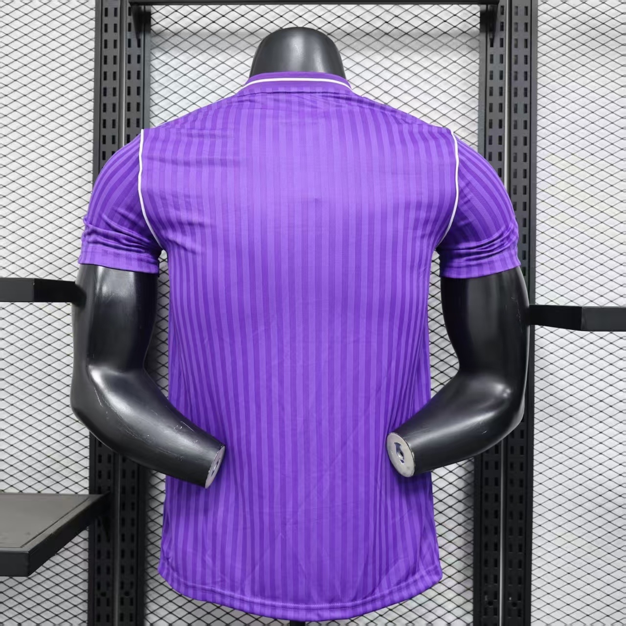 25-26 Real Madrid Casual Soccer Jersey Player Version - view 7