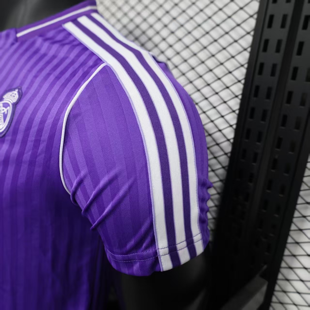 25-26 Real Madrid Casual Soccer Jersey Player Version - view 9