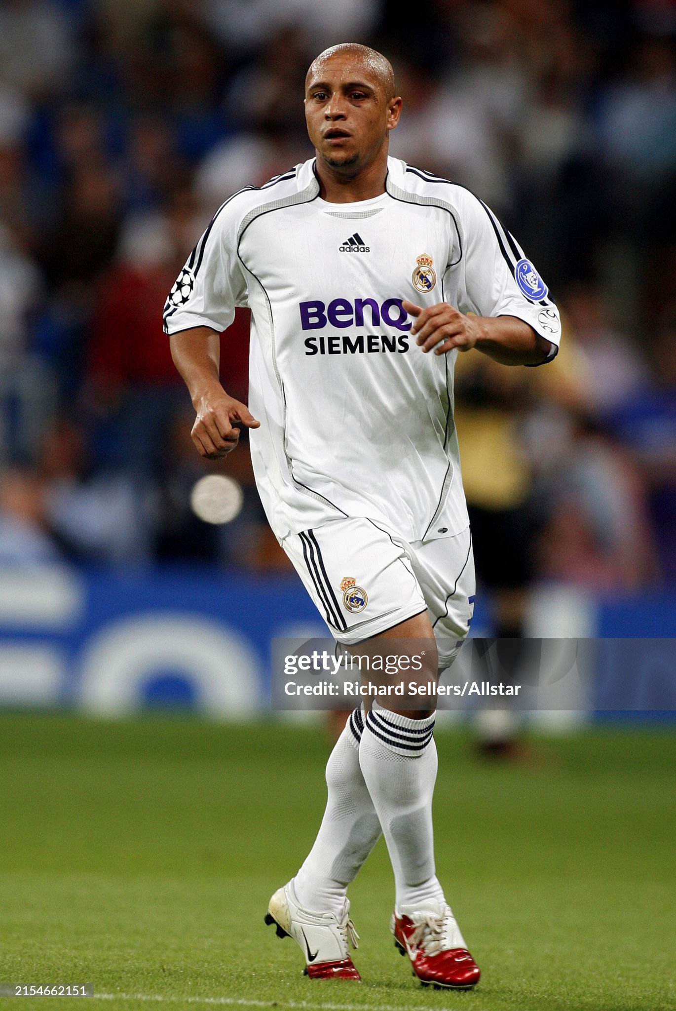 2006/07 Real Madrid Home Retro Jersey Player Edition - view 6