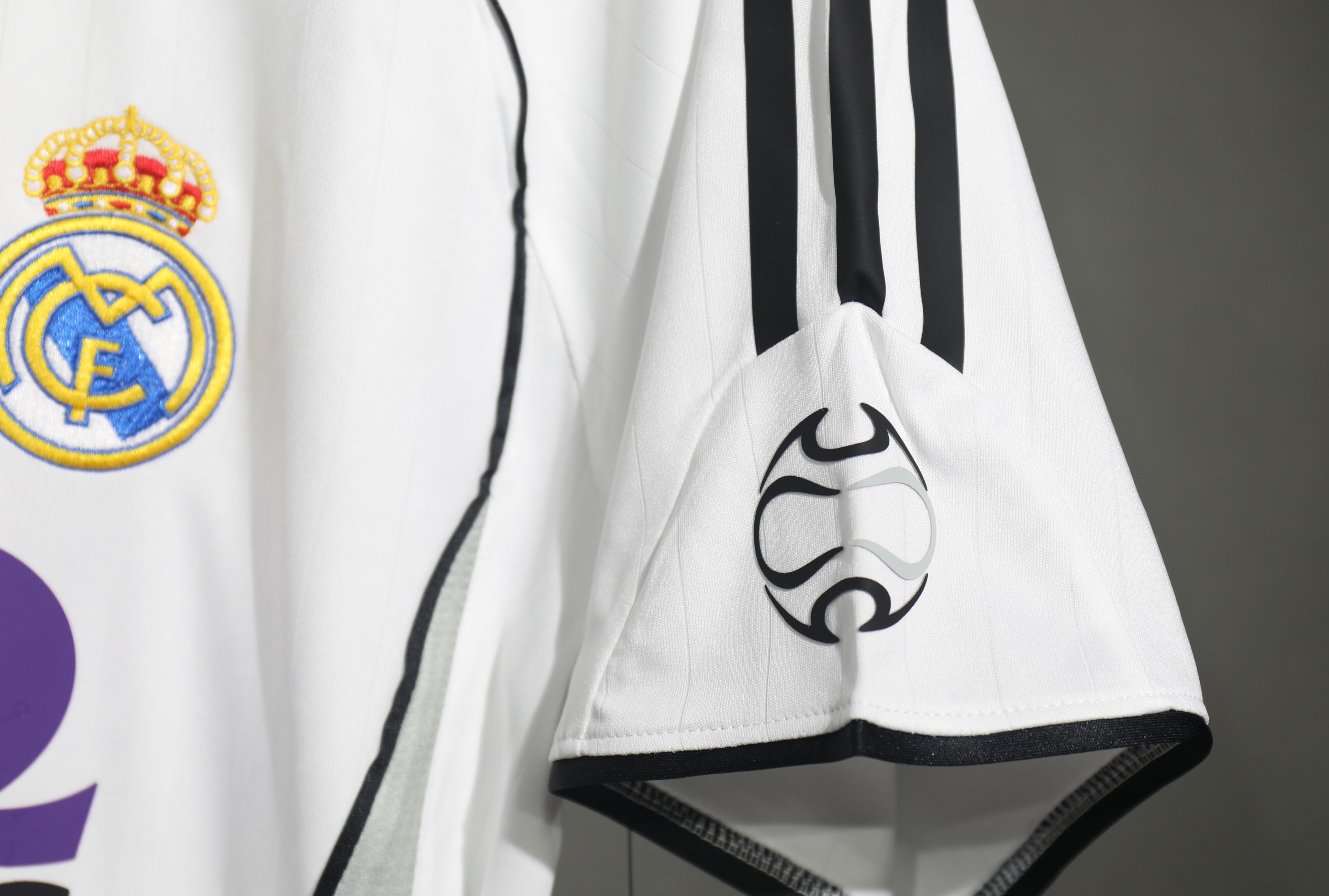 2006/07 Real Madrid Home Retro Jersey Player Edition - view 10