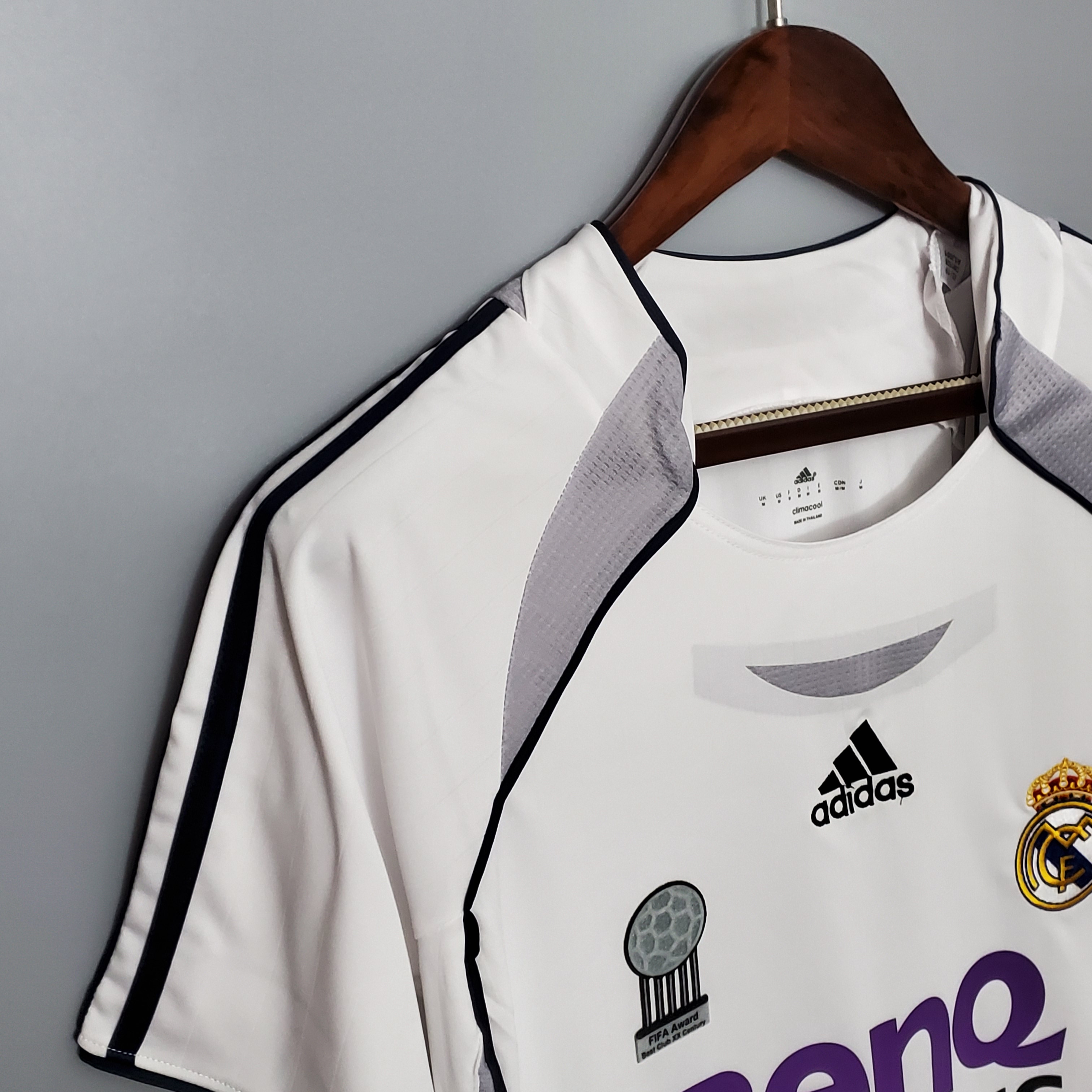 2006/07 Real Madrid Home Retro Jersey - view 4