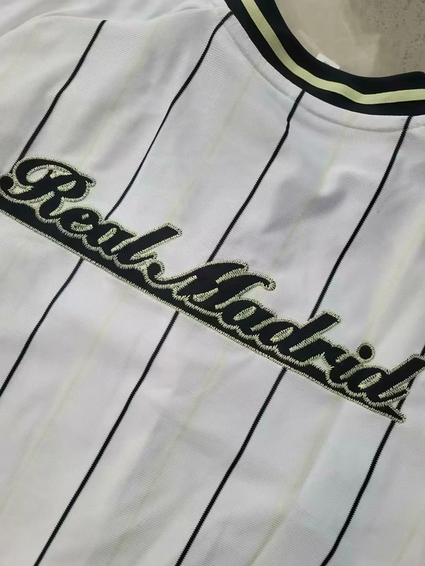 25-26 Real Madrid Baseball Soccer Jersey White - view 5