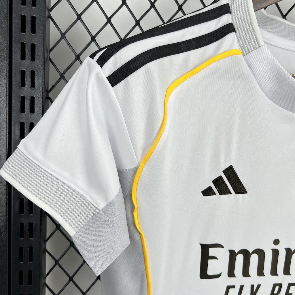 25-26 Real Madrid Home Woman Soccer Jersey - view 5