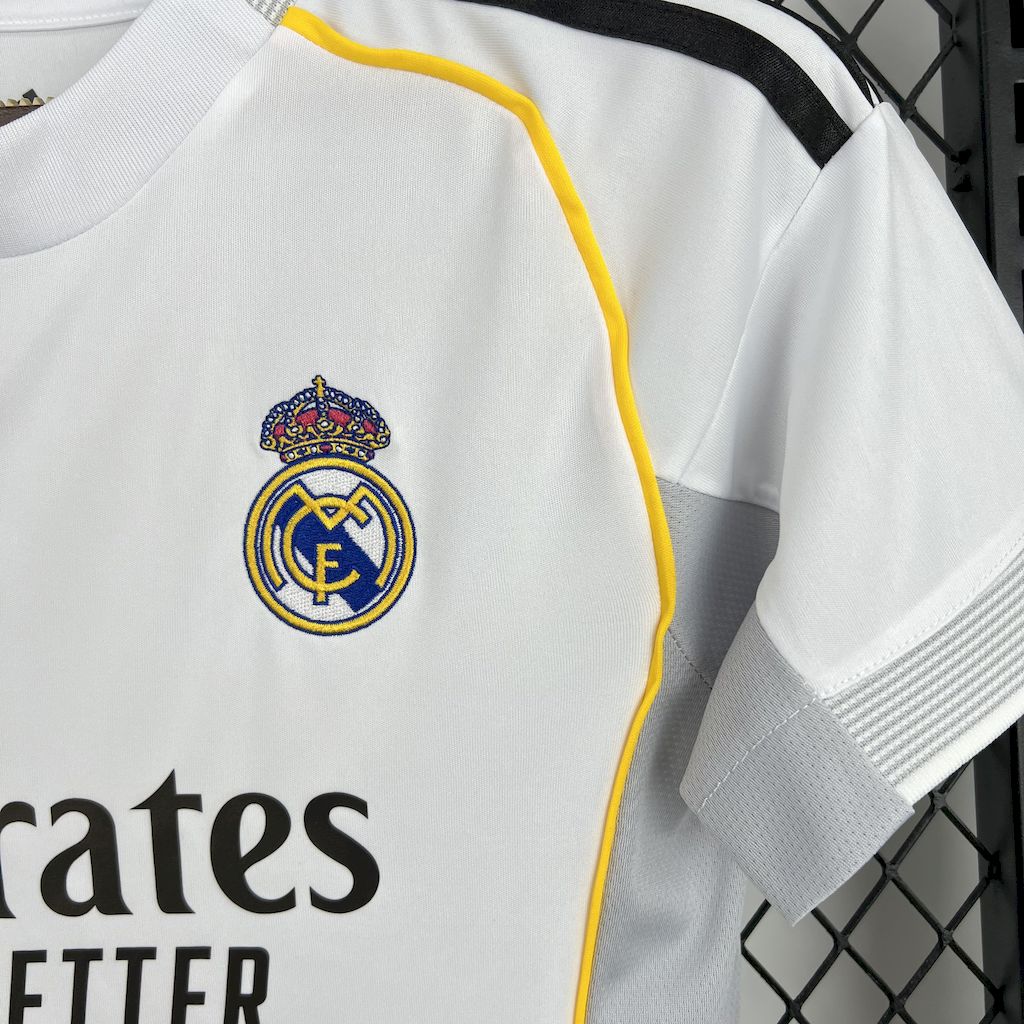 25-26 Real Madrid Home Woman Soccer Jersey - view 6